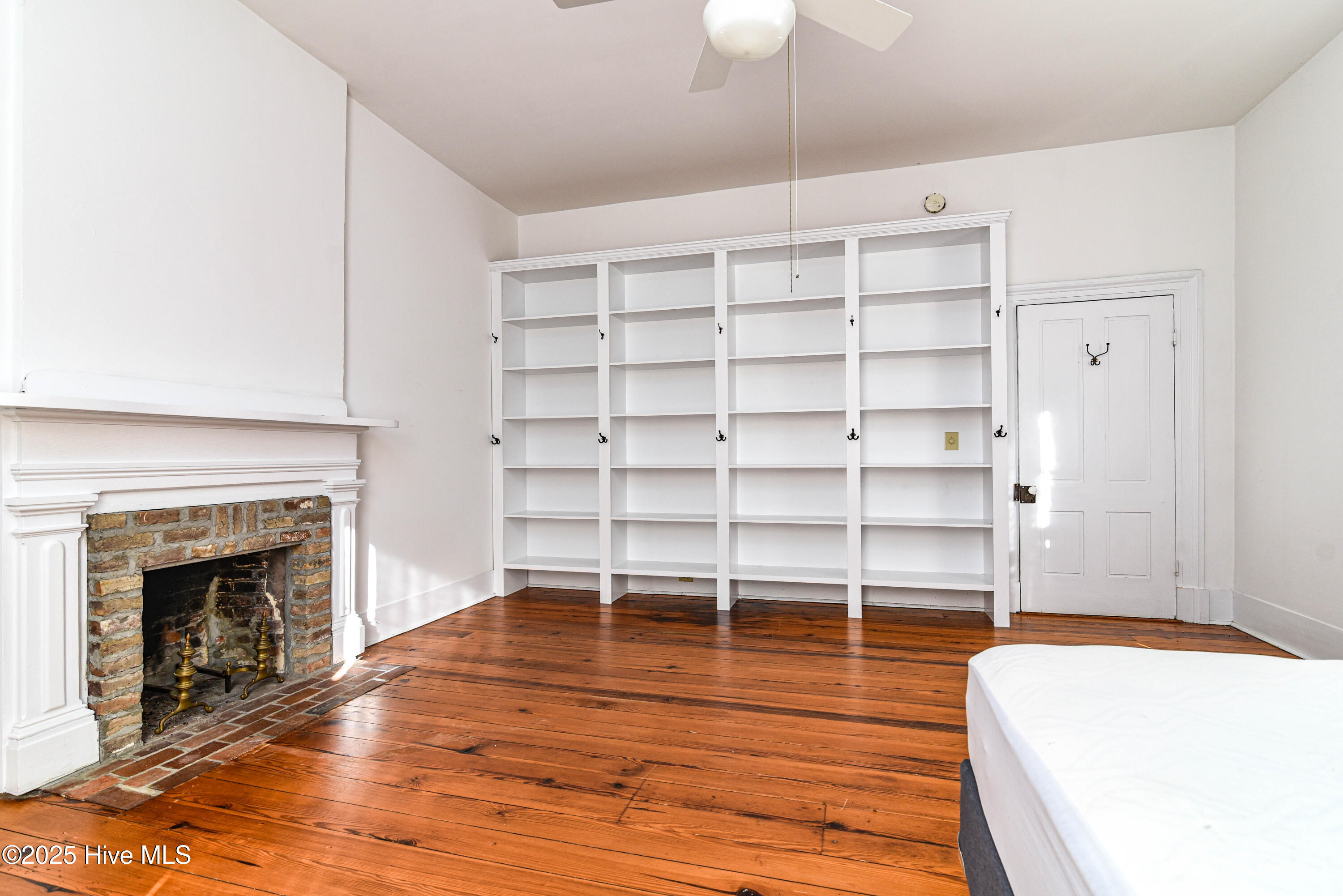 Reverse image of bedroom 4