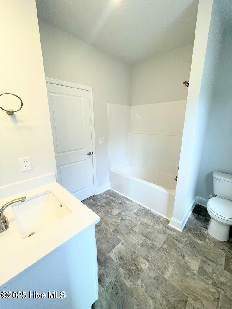 100527021 | Photo 54