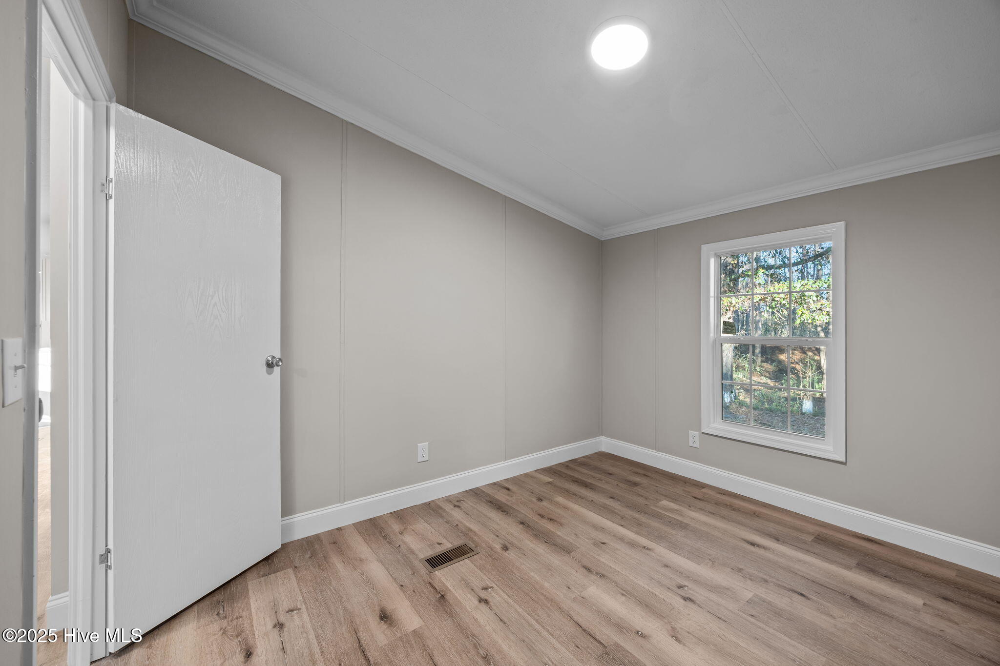 100546418 | Photo 30