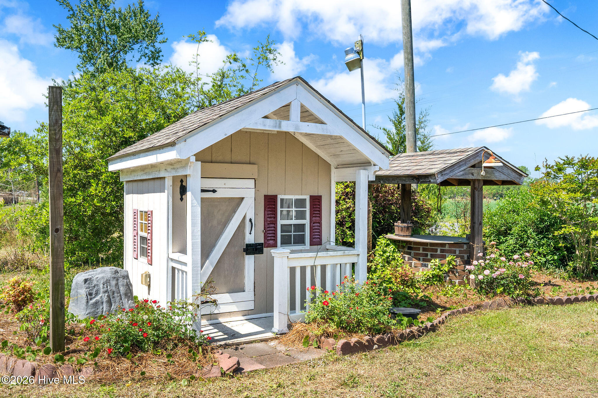 100568414 | Photo 35