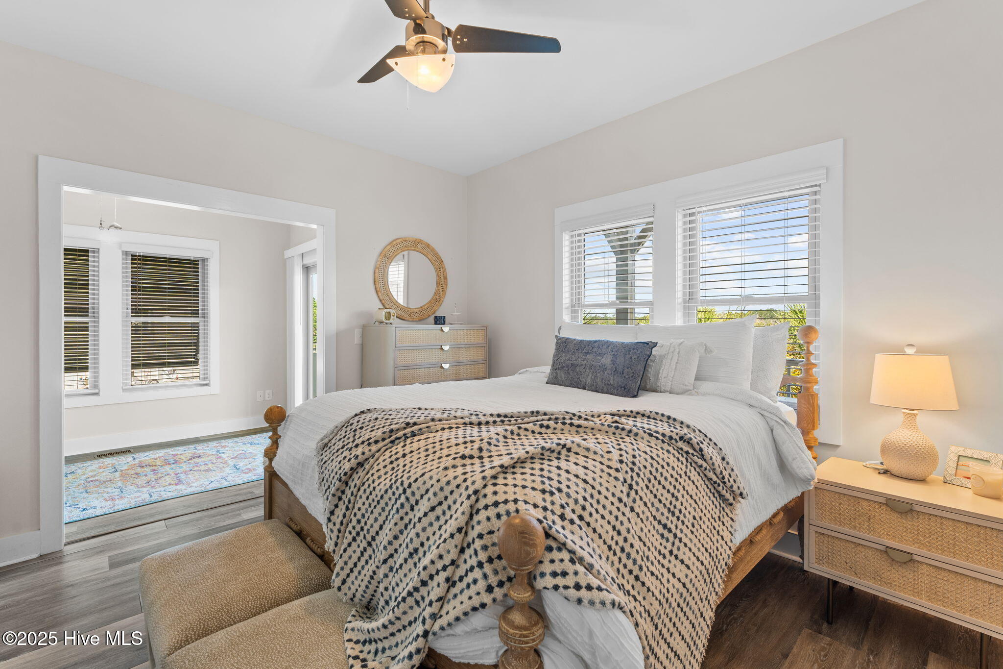 100514865 | Photo 51