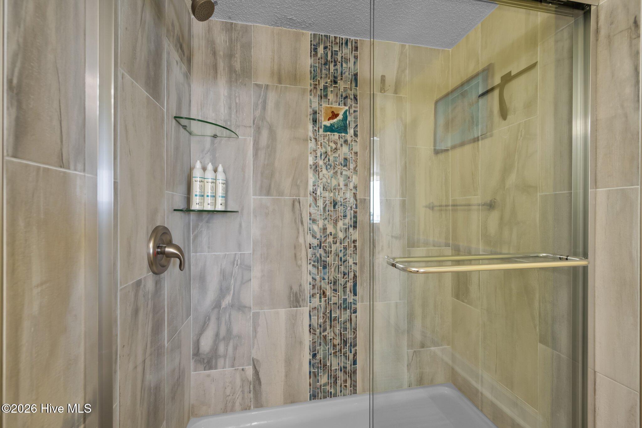 100565152 | Photo 21