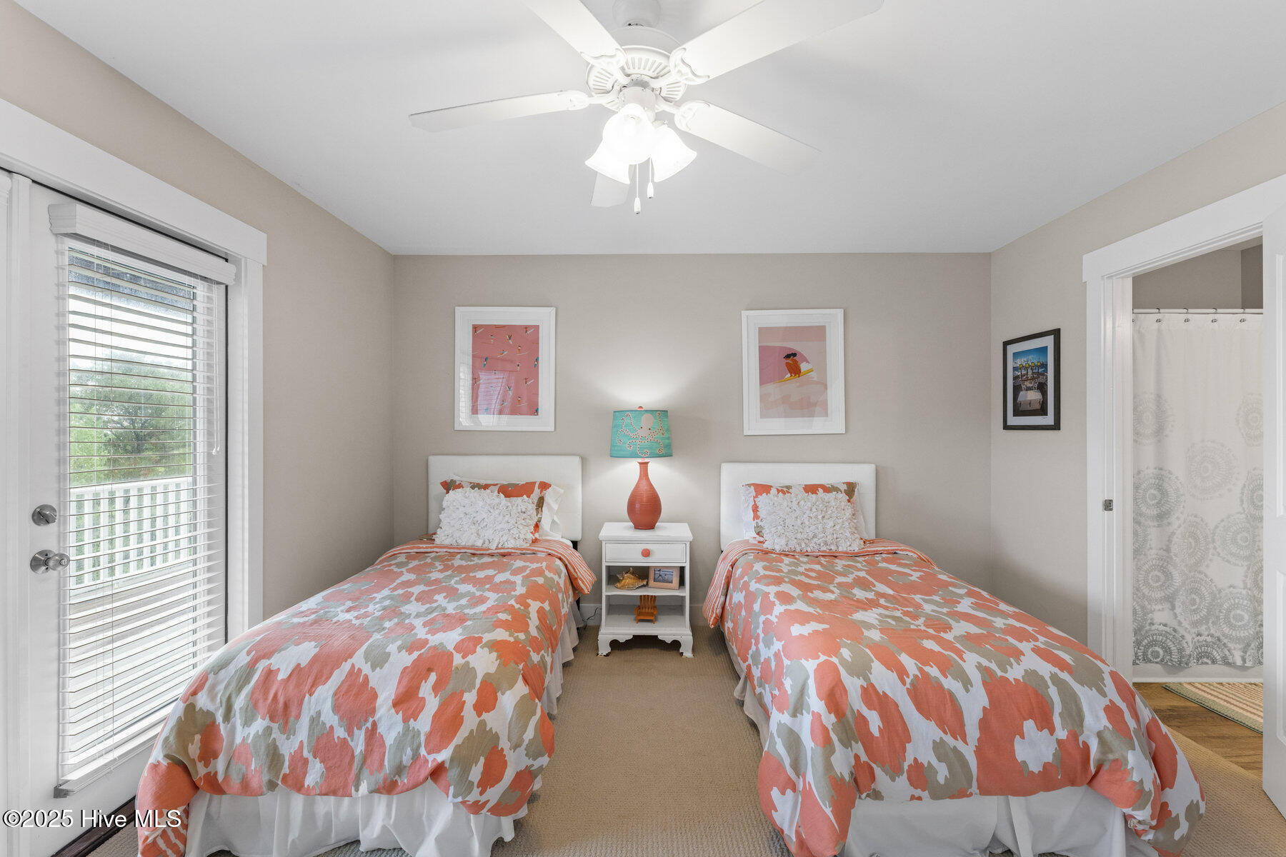 100523627 | Photo 26