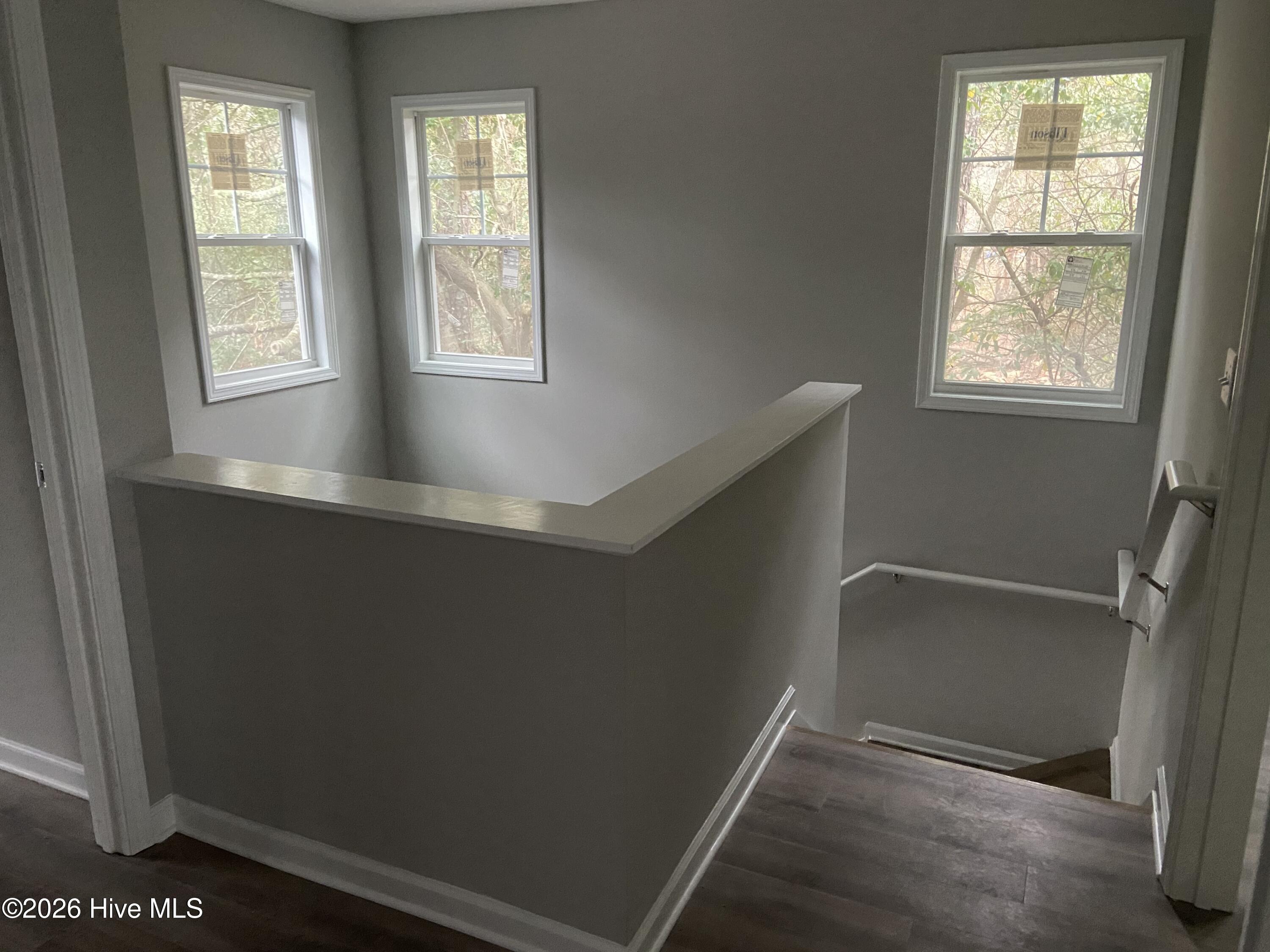 100561897 | Photo 22