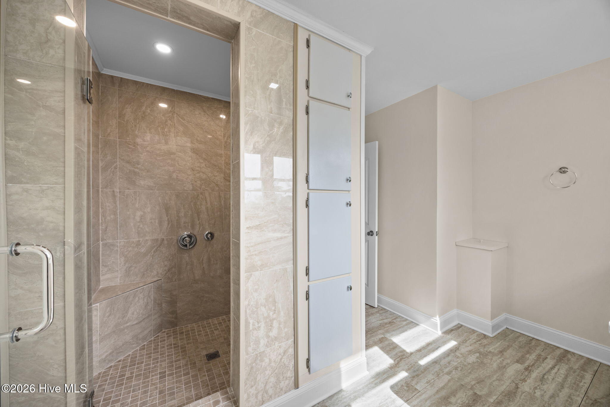 100557561 | Photo 28