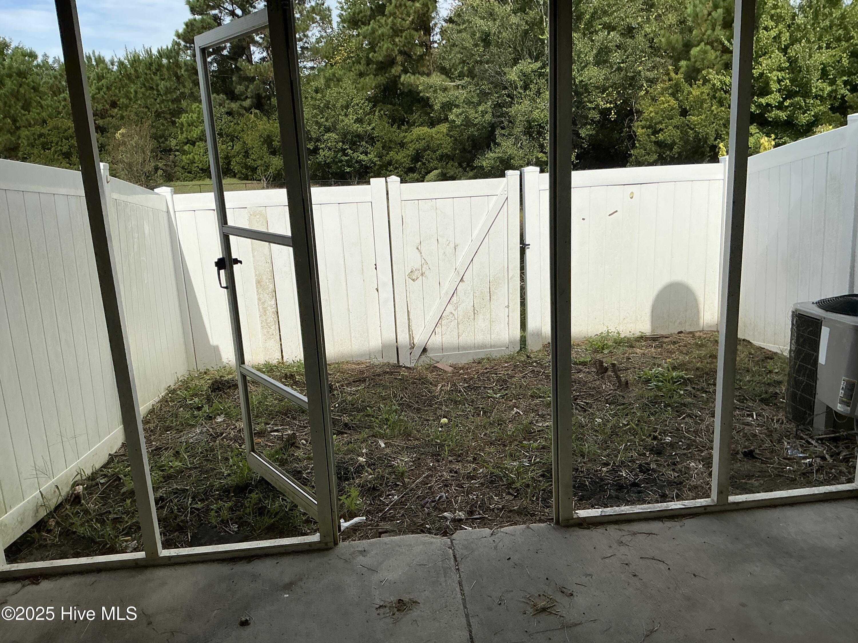 100533706 | Photo 13