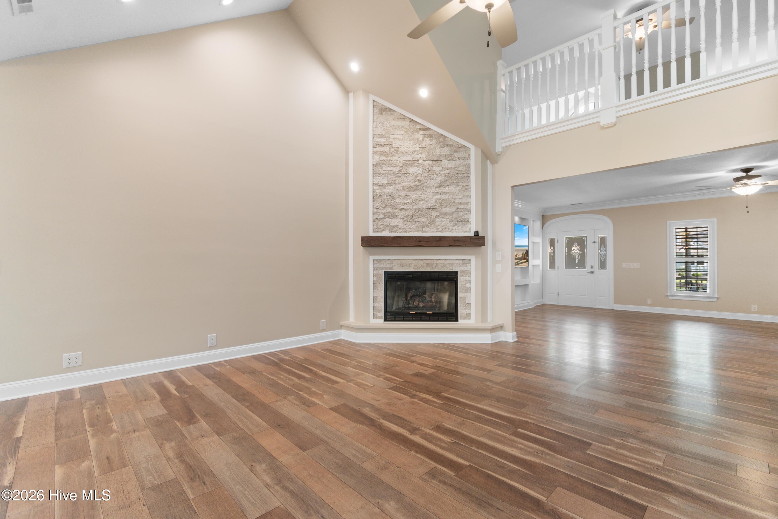 100569260 | Photo 14