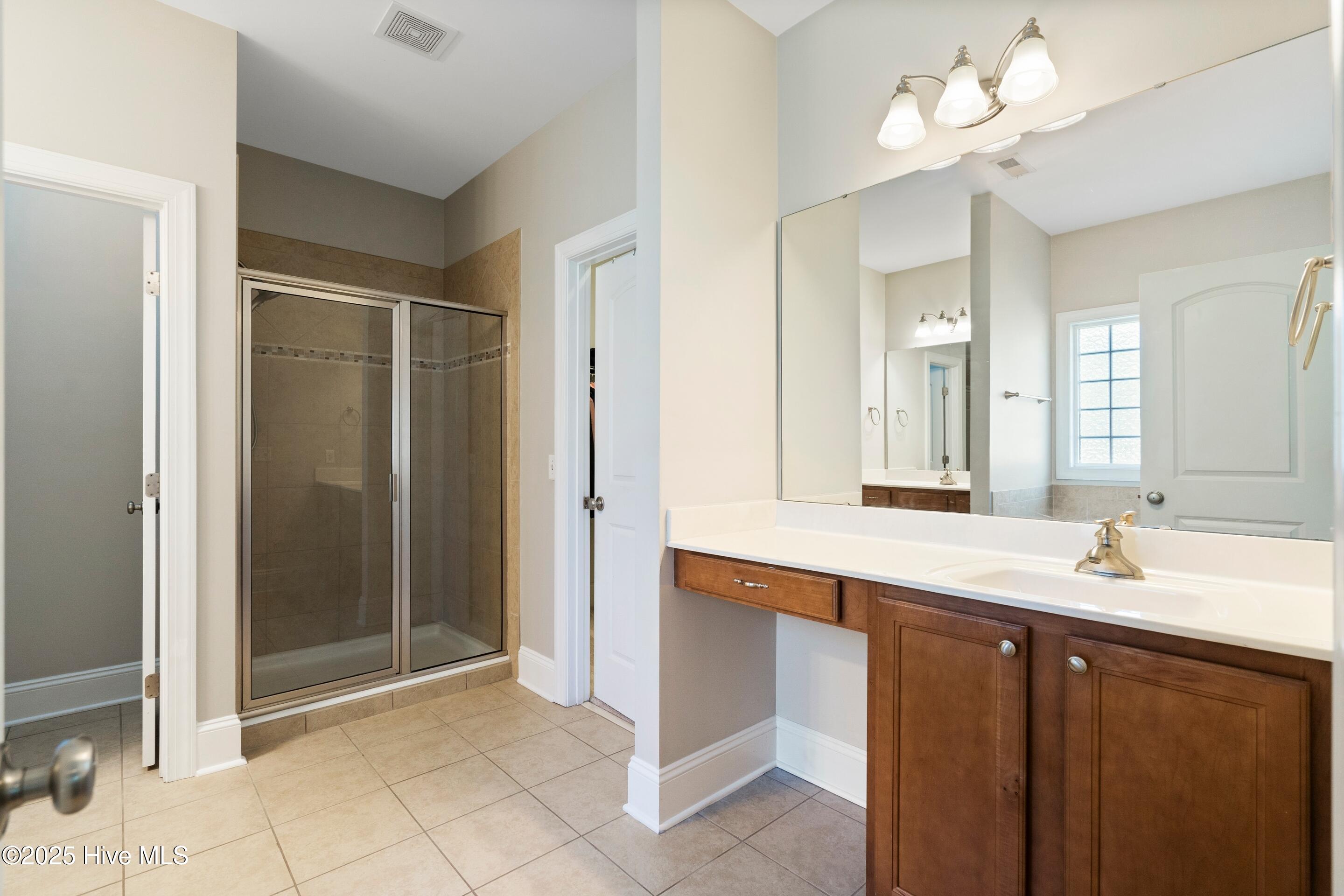 100529495 | Photo 27