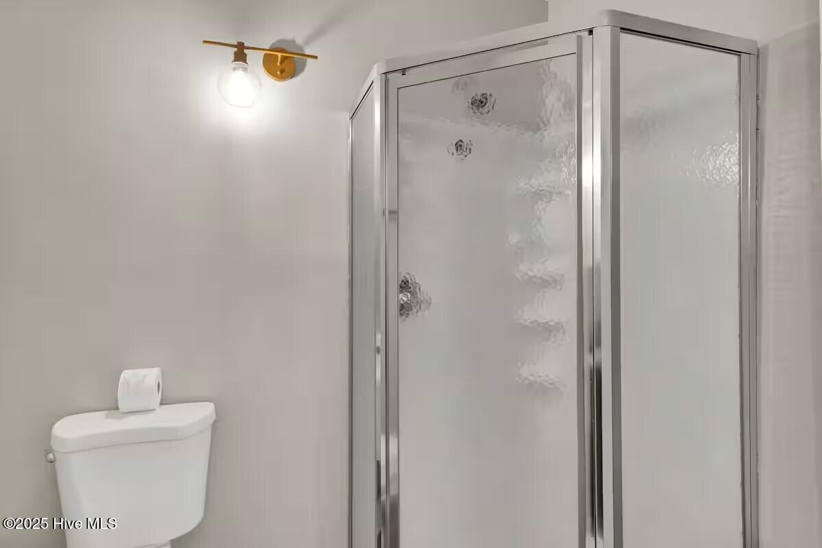 100542130 | Photo 43