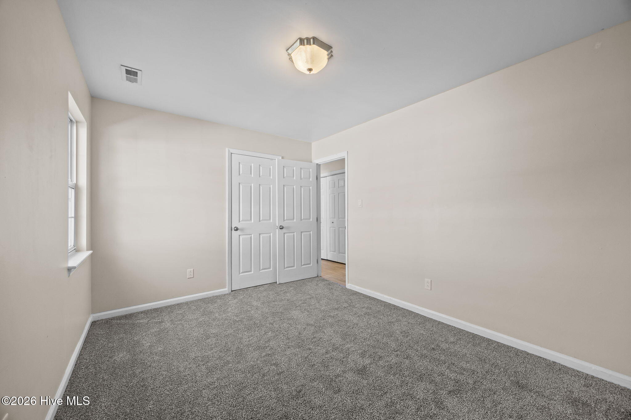 100550569 | Photo 38