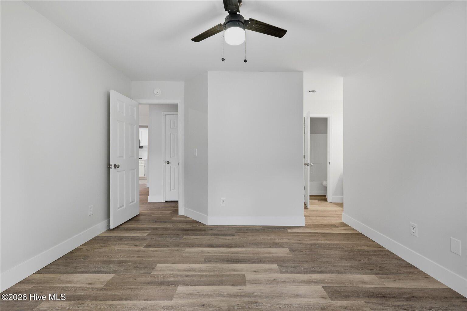 100570357 | Photo 26