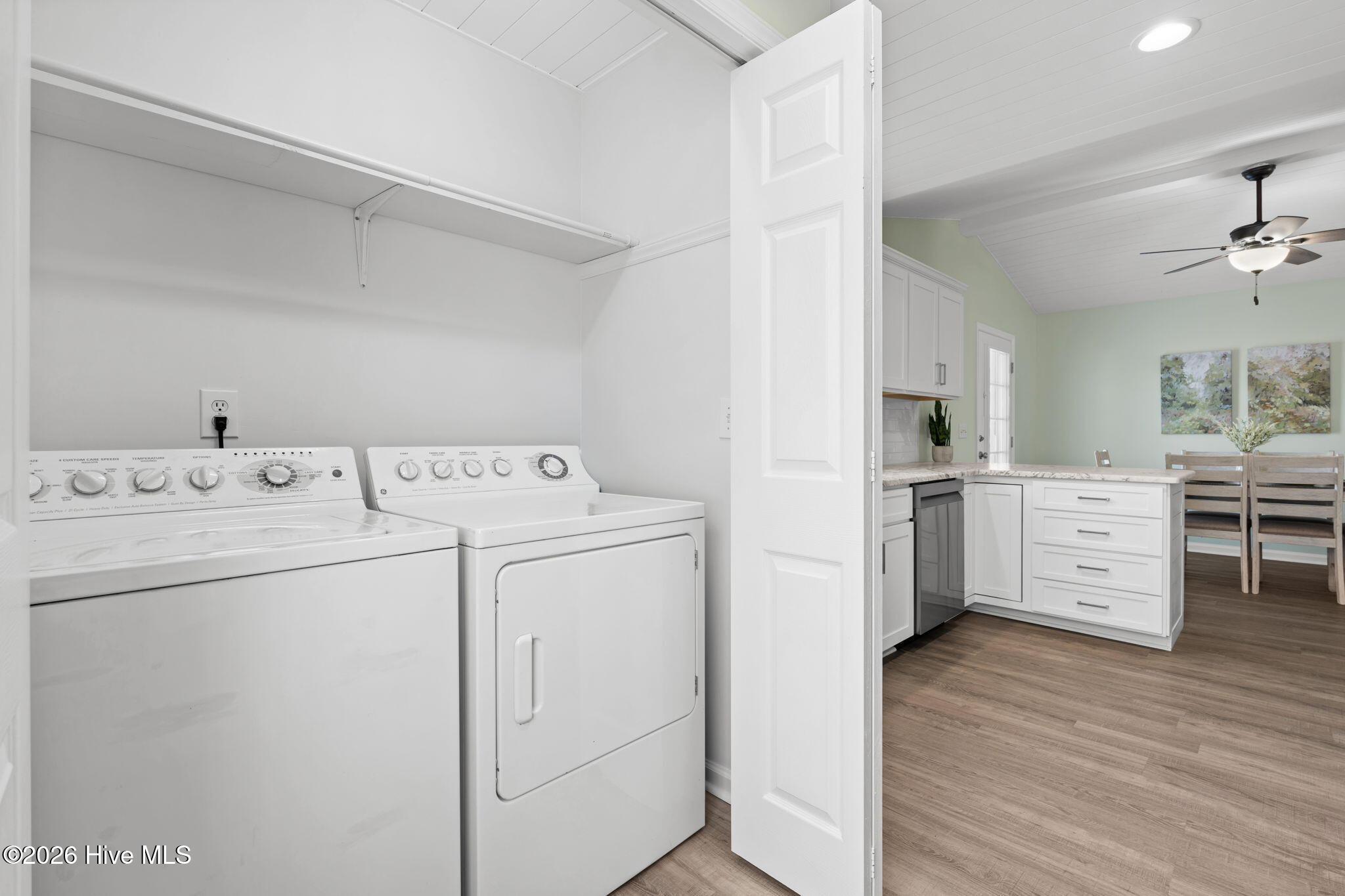 100553863 | Photo 40