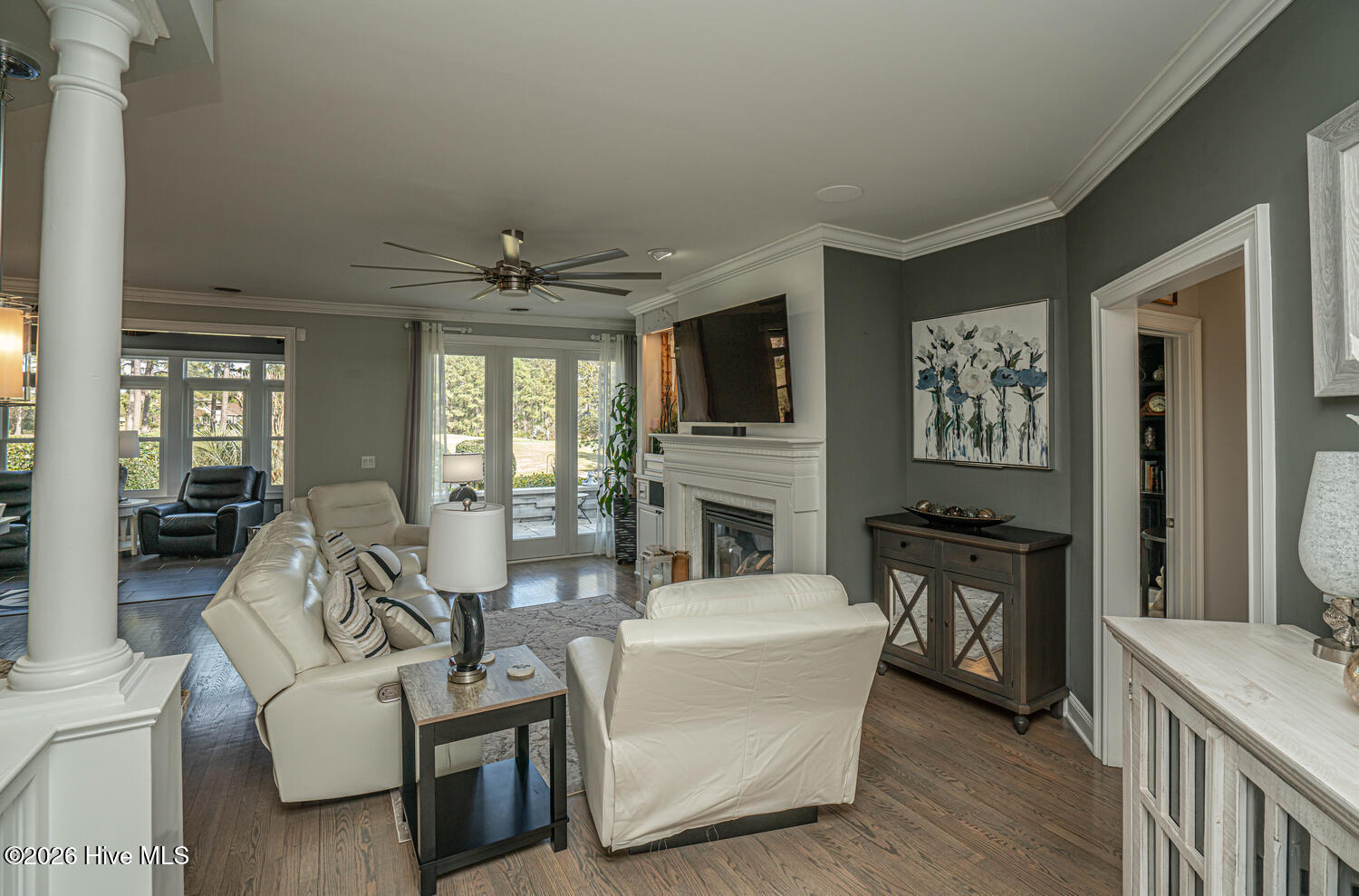 100561911 | Photo 11