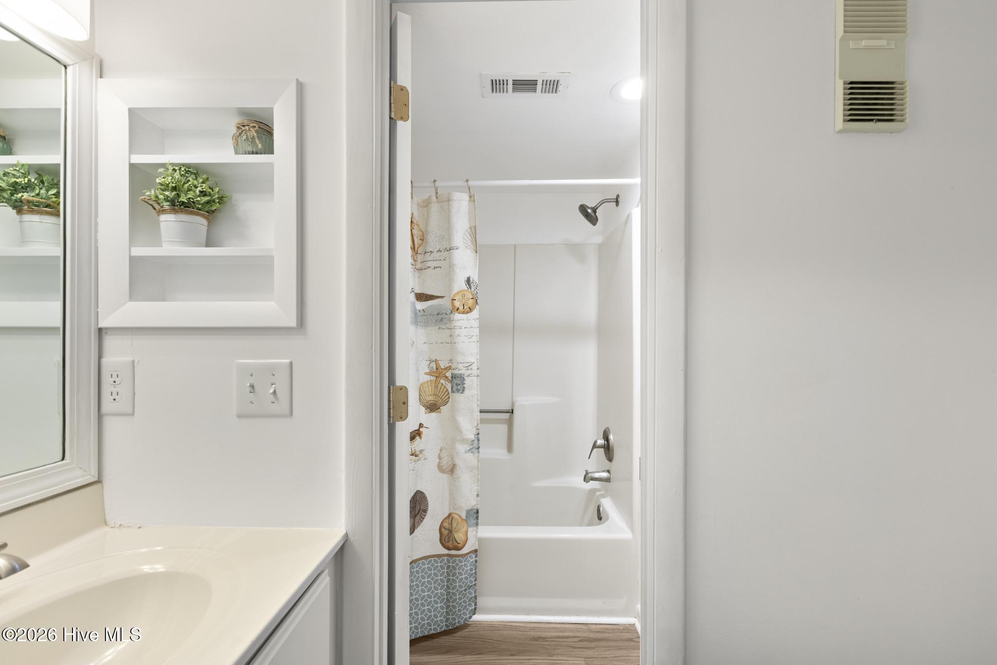 100555648 | Photo 14