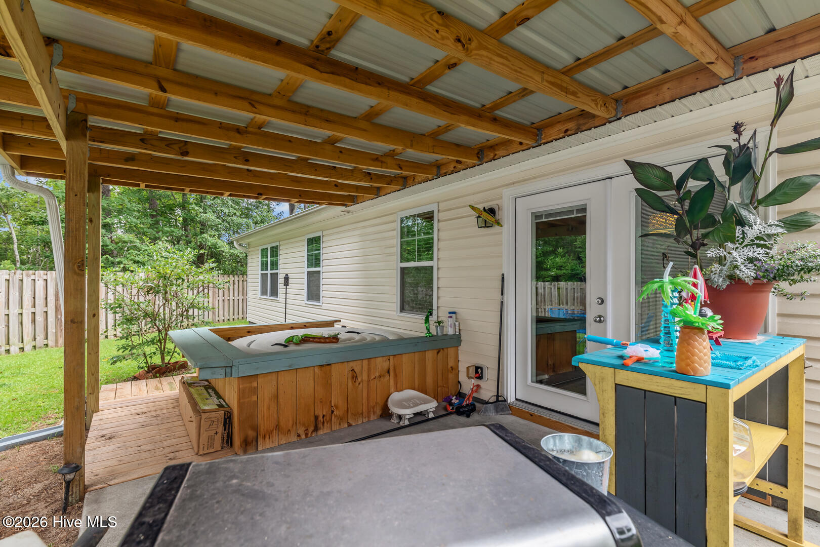 100562392 | Photo 29