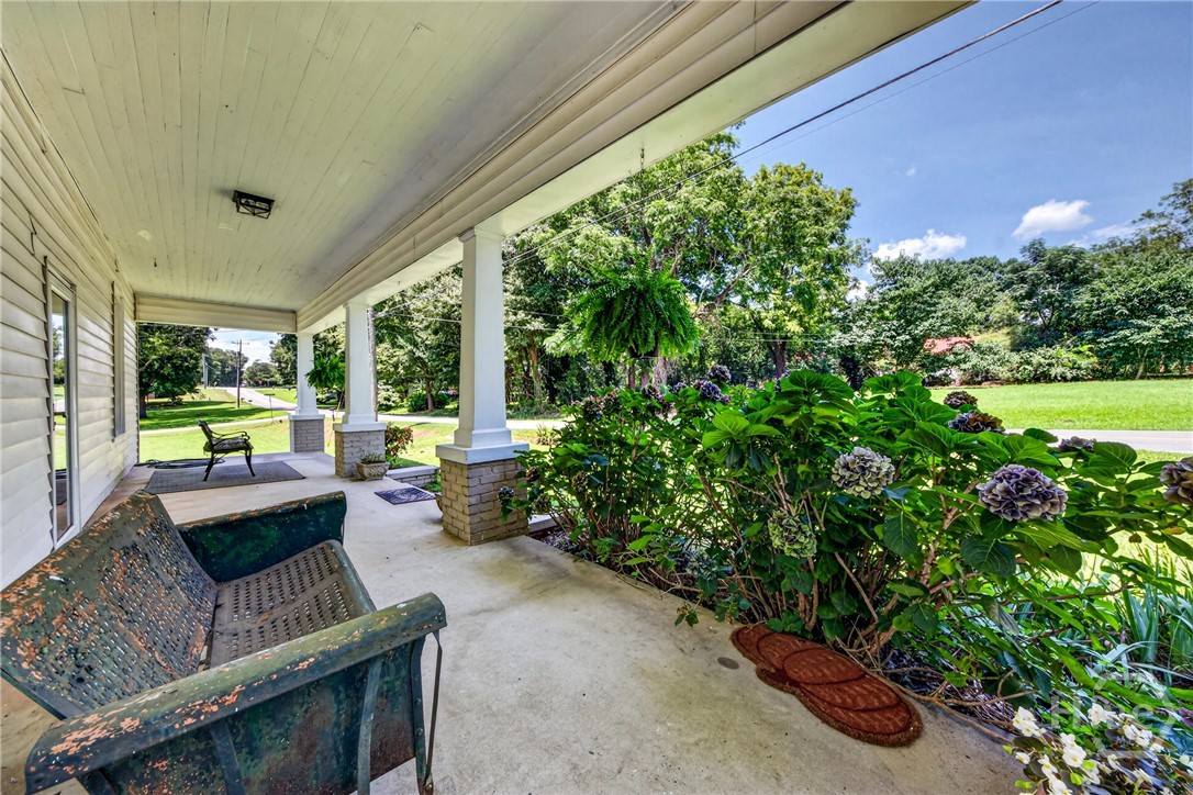 2nd image of 174 Sanford Dr, Nicholson, GA 30565 | MLS# CL363250