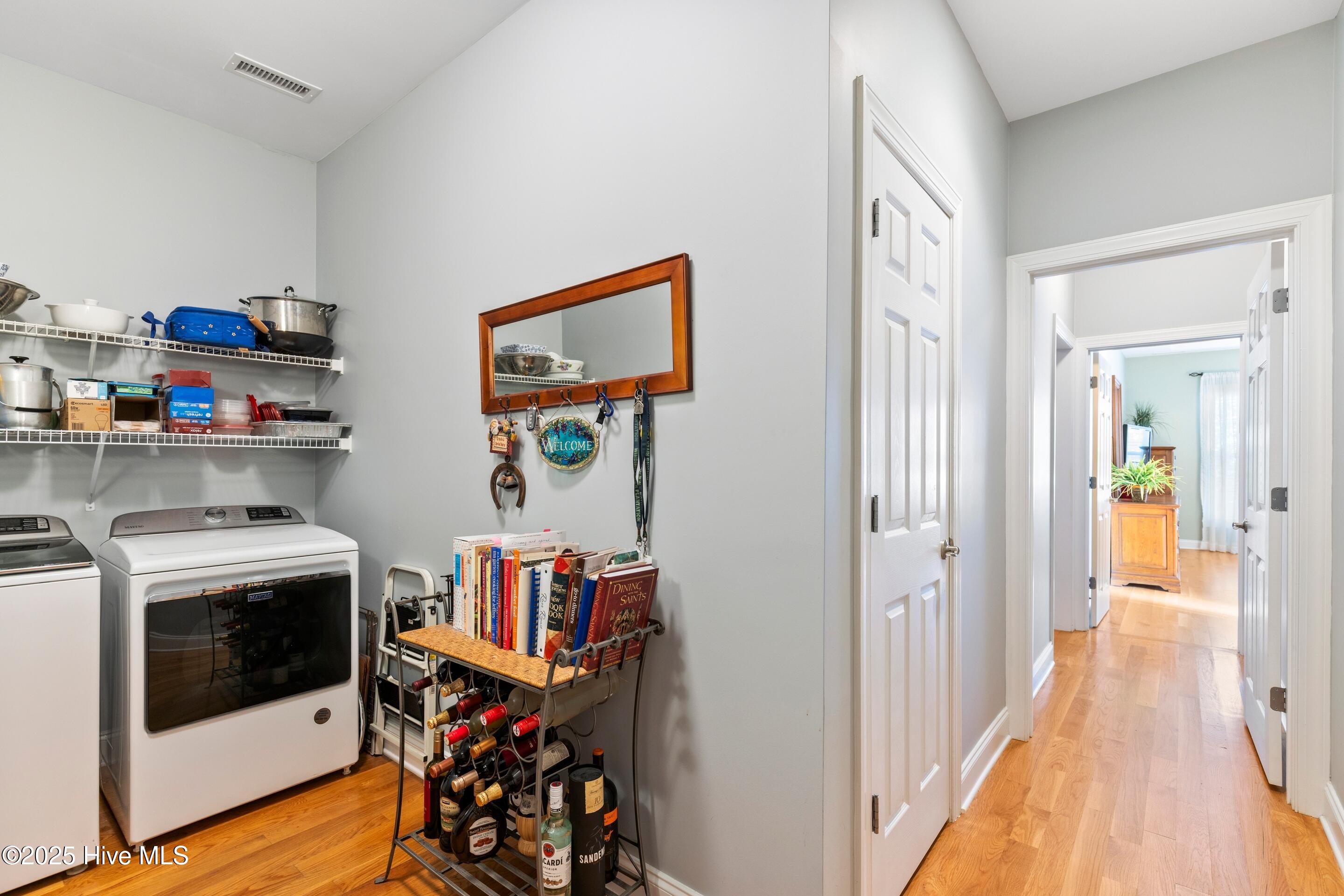 100538376 | Photo 52