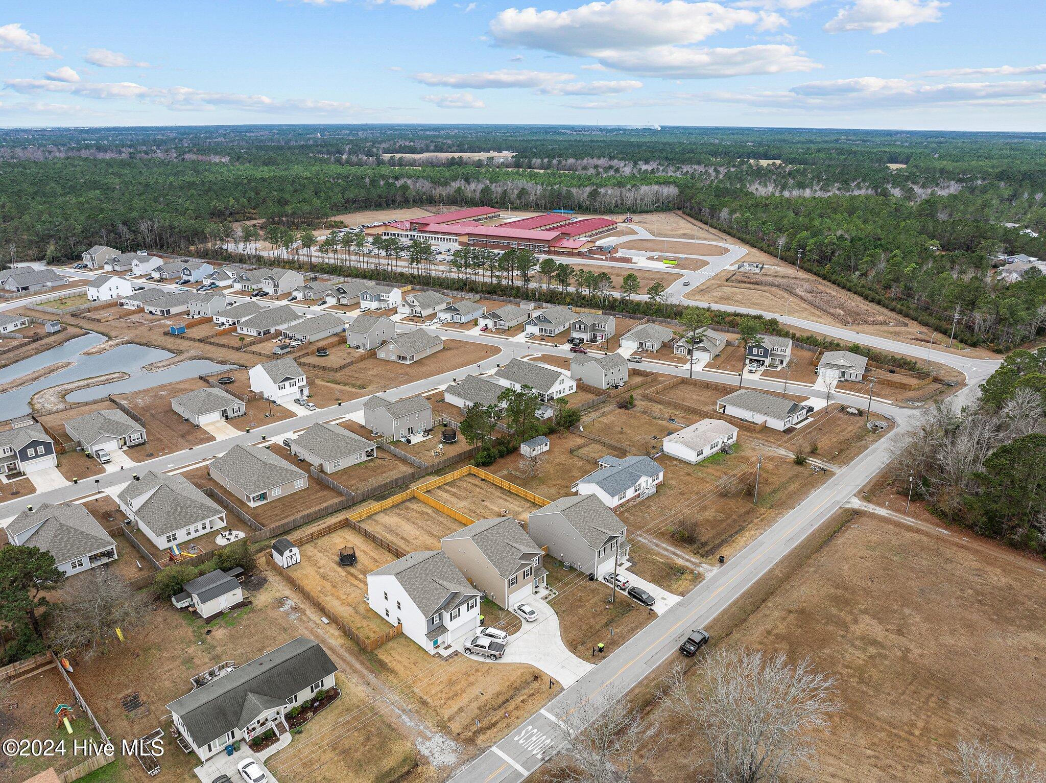 100557266 | Photo 38