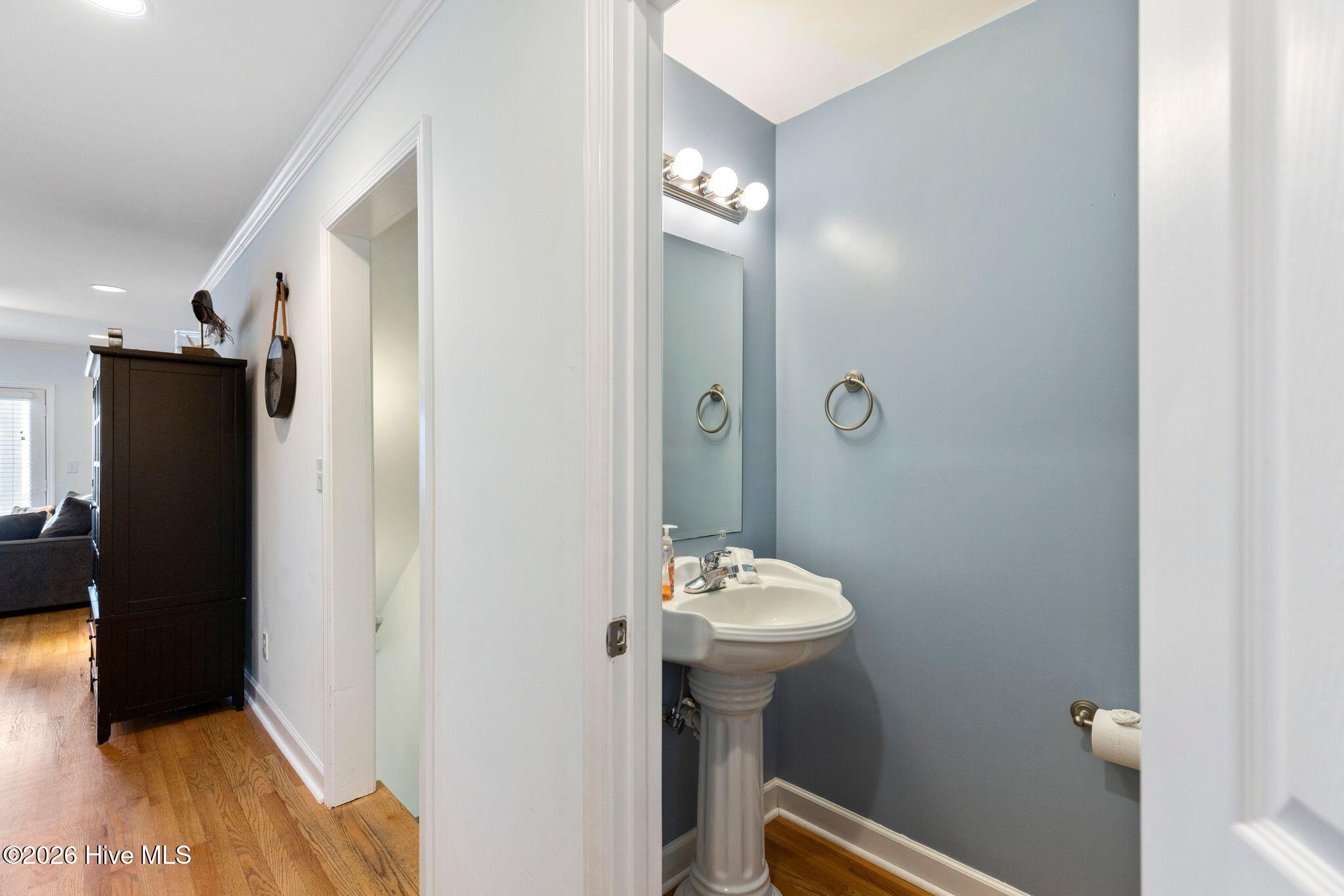 100570292 | Photo 21