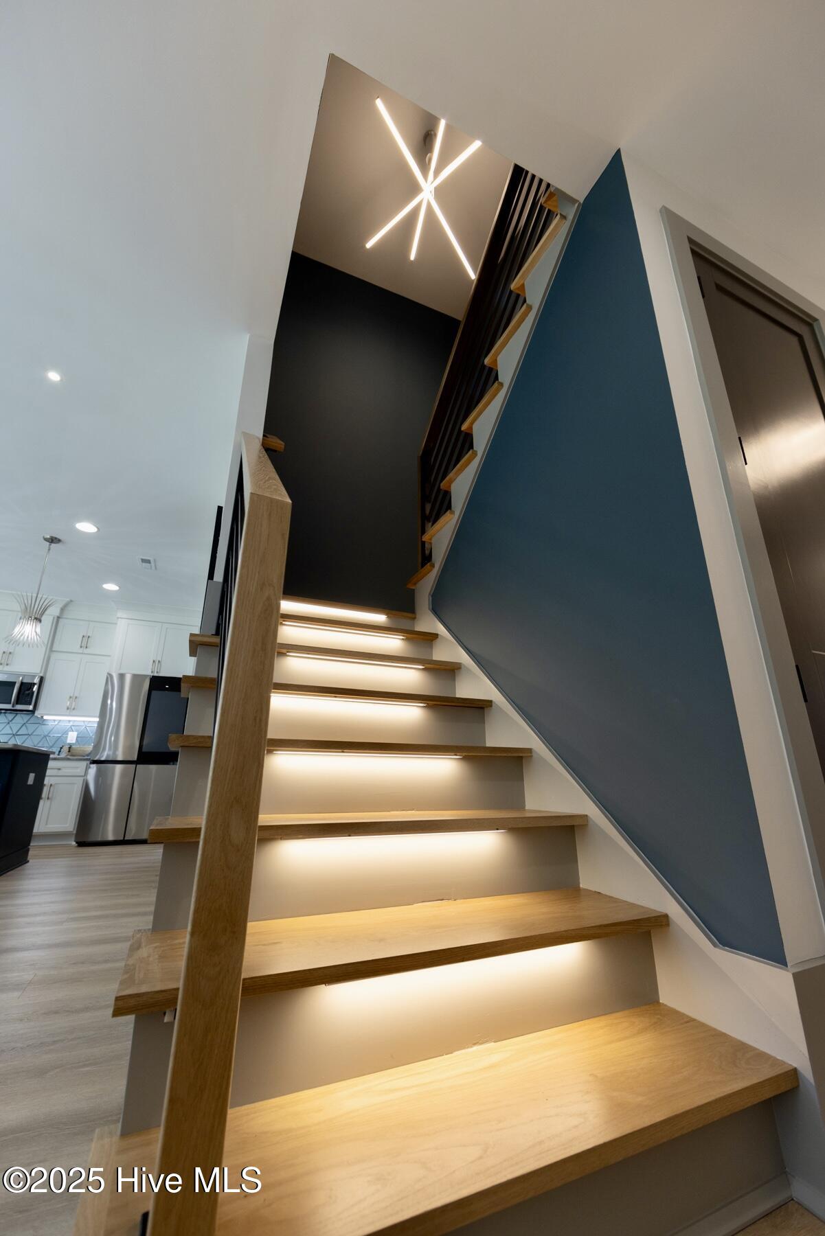 100508502 | Photo 59