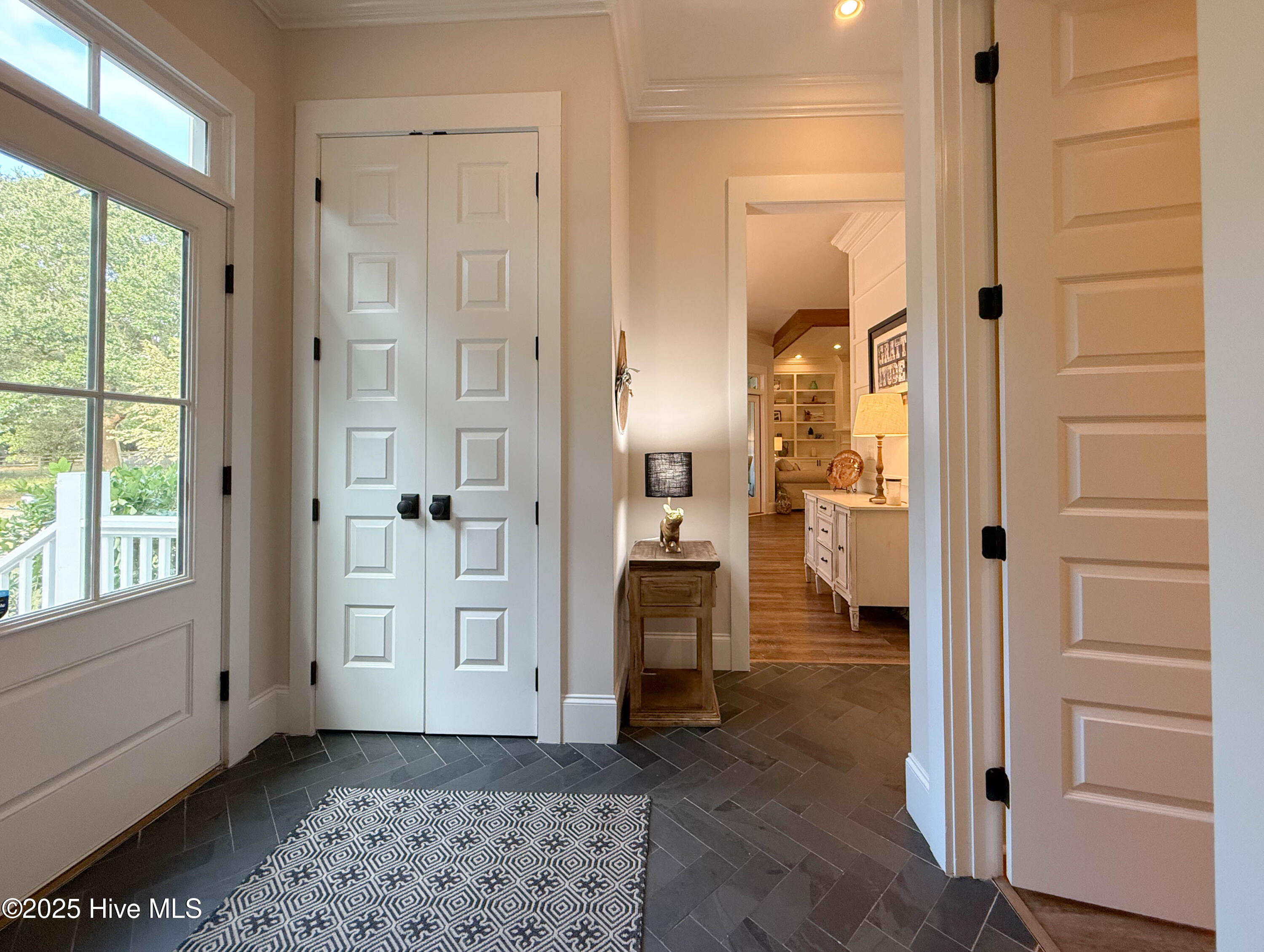 100556308 | Photo 46