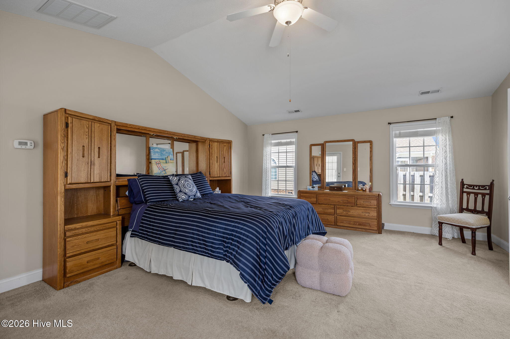 100570536 | Photo 13