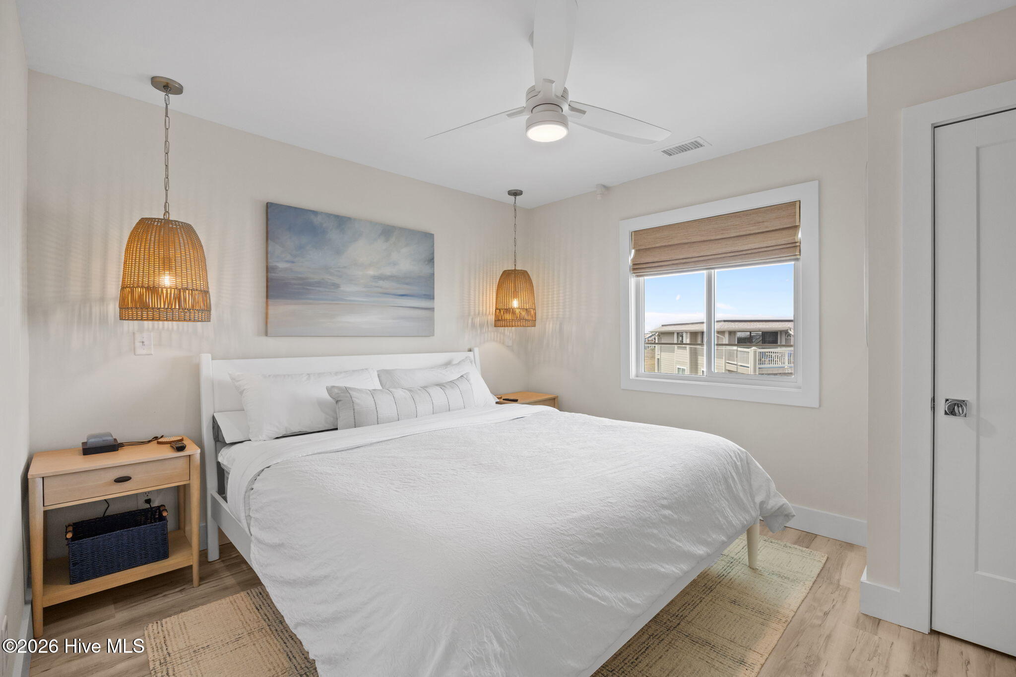 100566636 | Photo 18