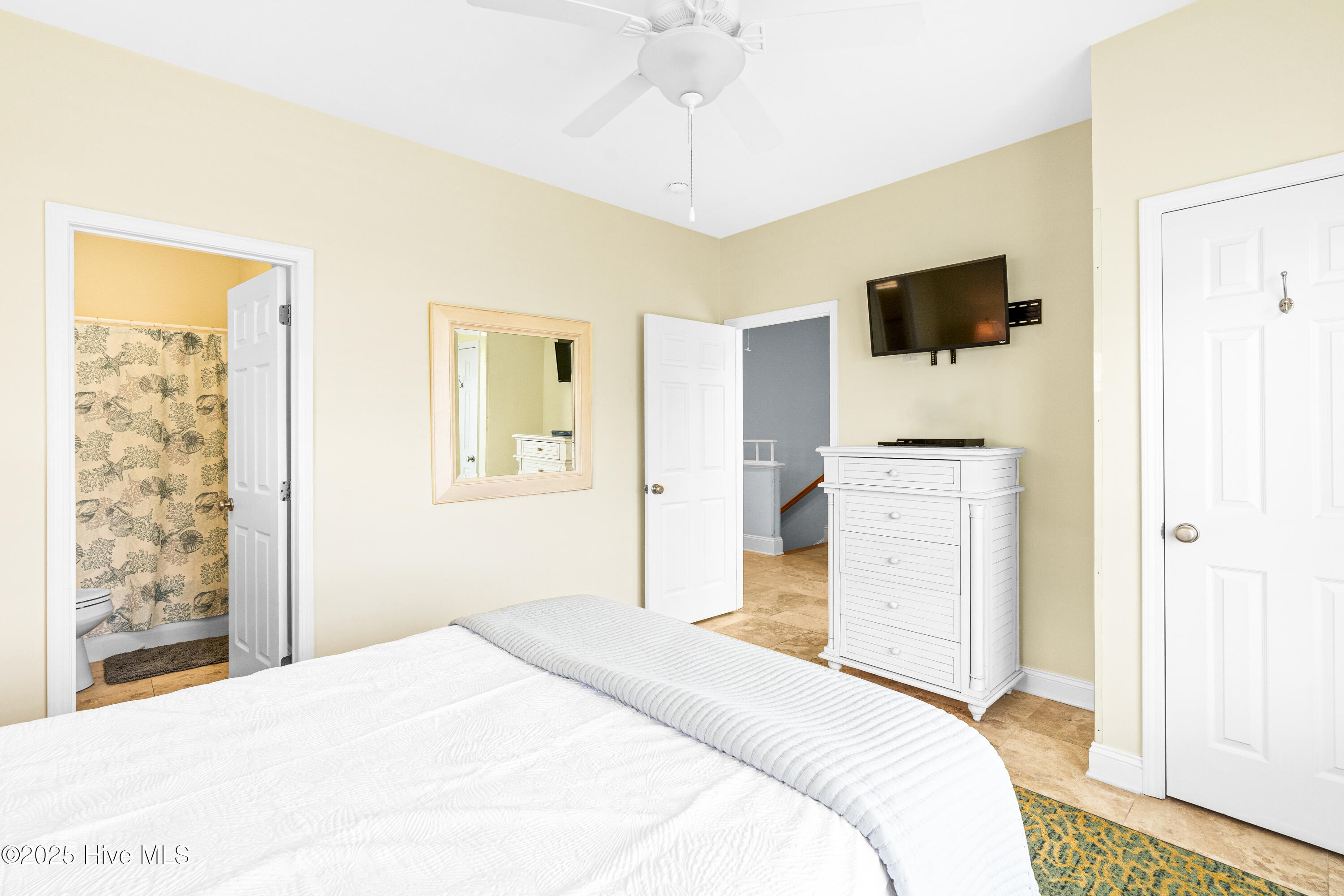 100530608 | Photo 45