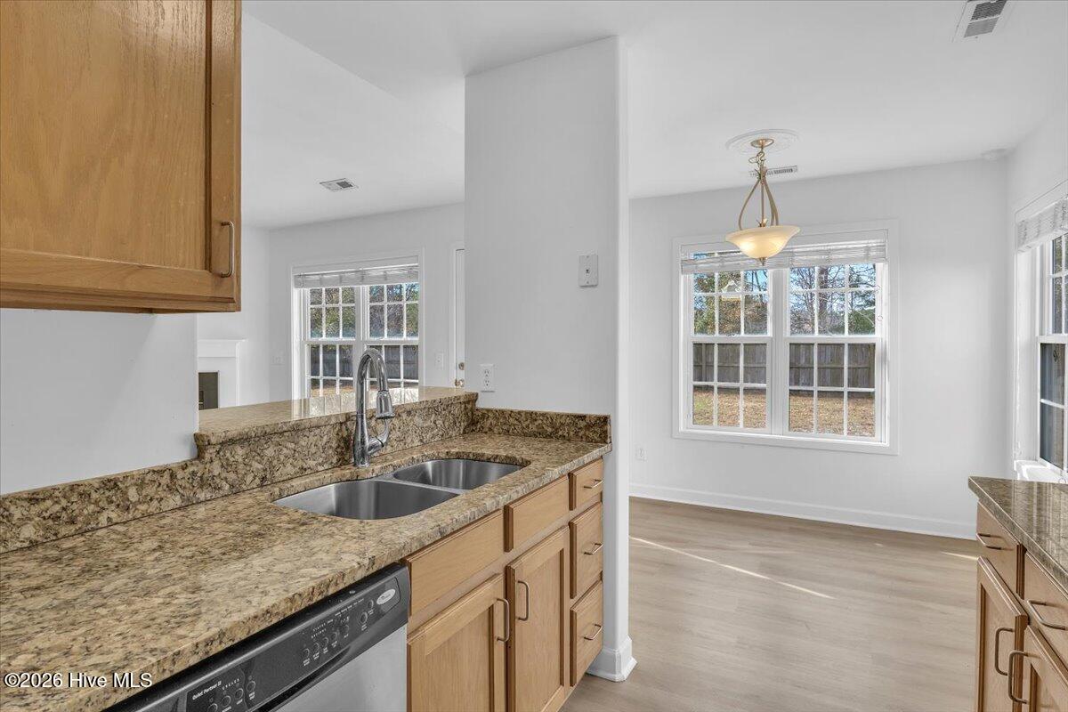 100547444 | Photo 11