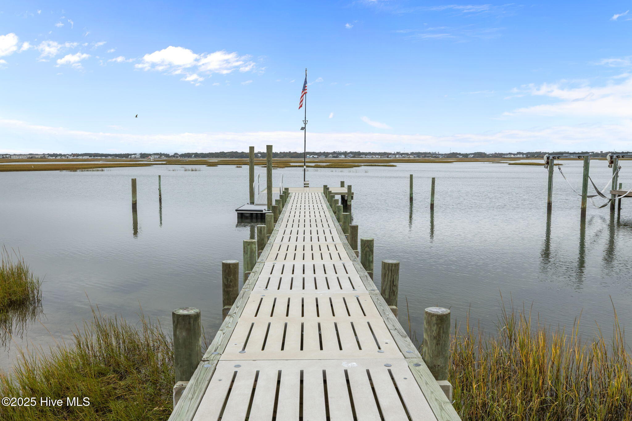 100558130 | Photo 51