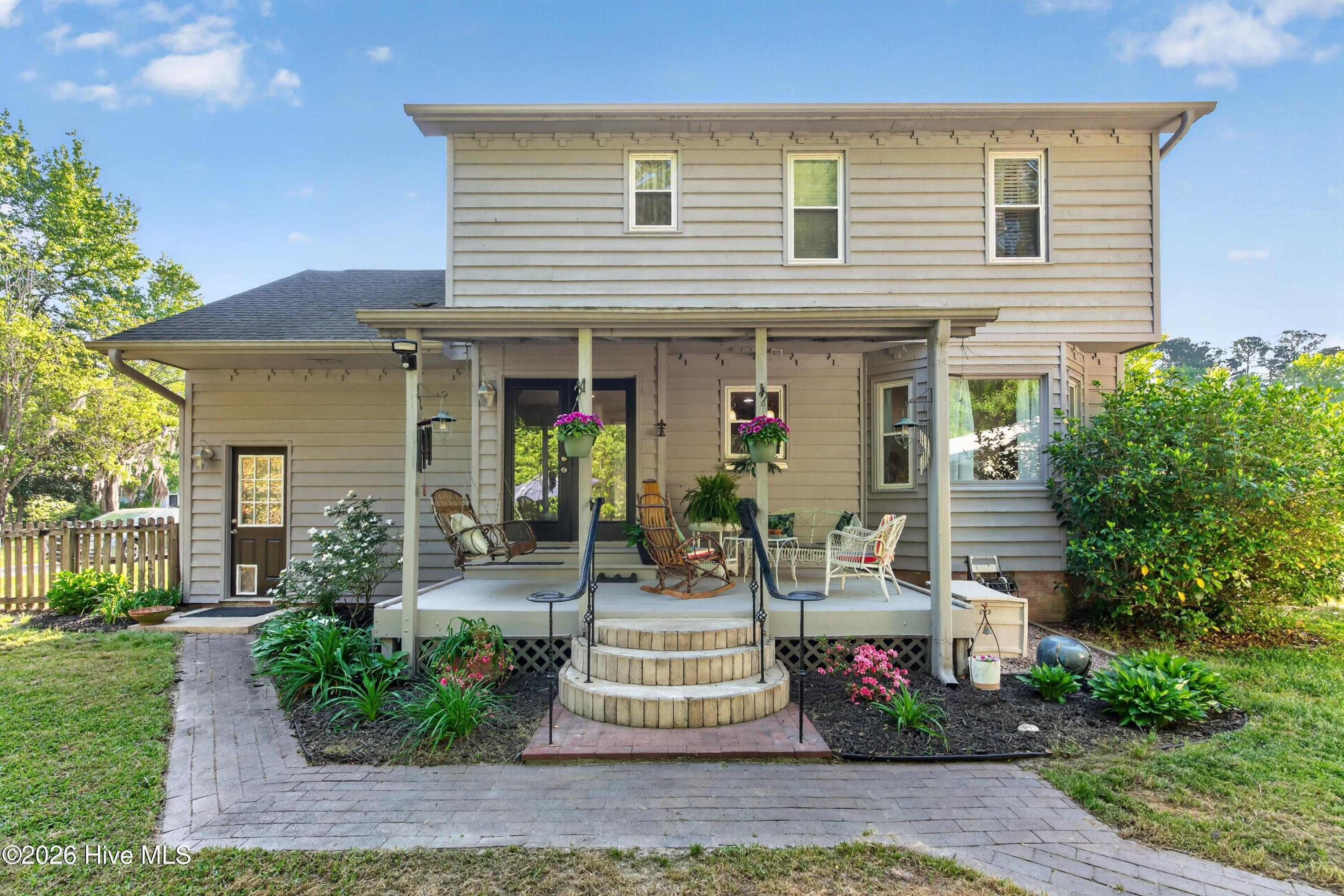 100569160 | Photo 47