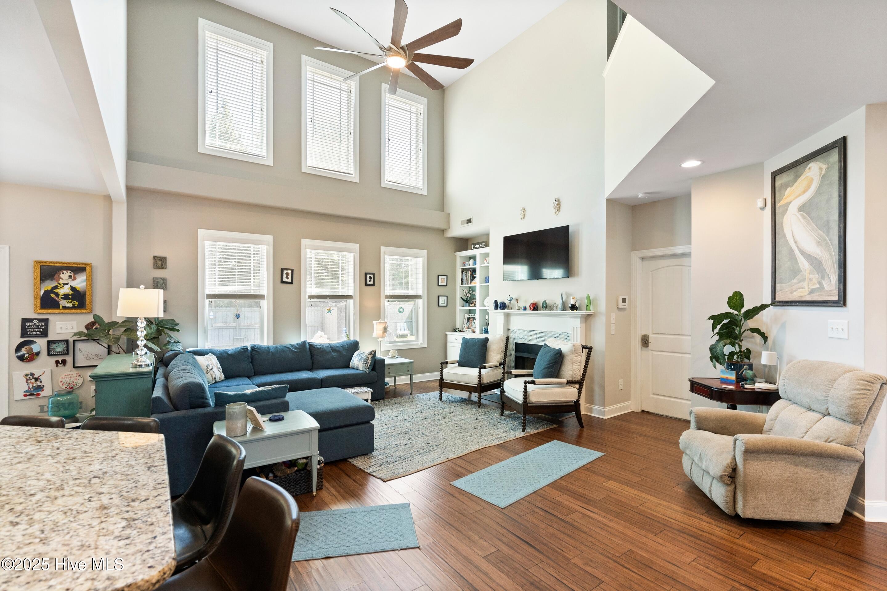 100532495 | Photo 15