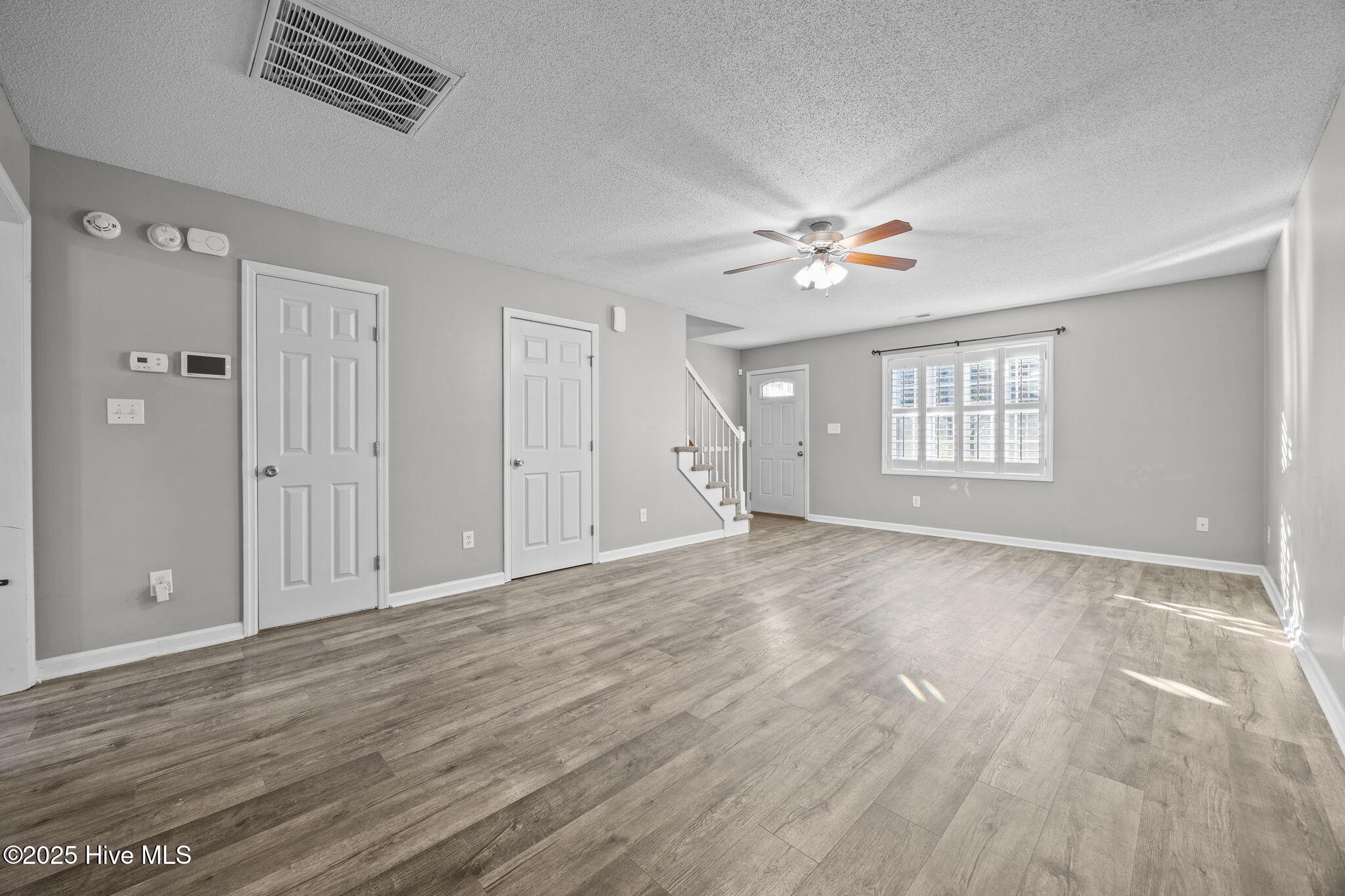 100546032 | Photo 24