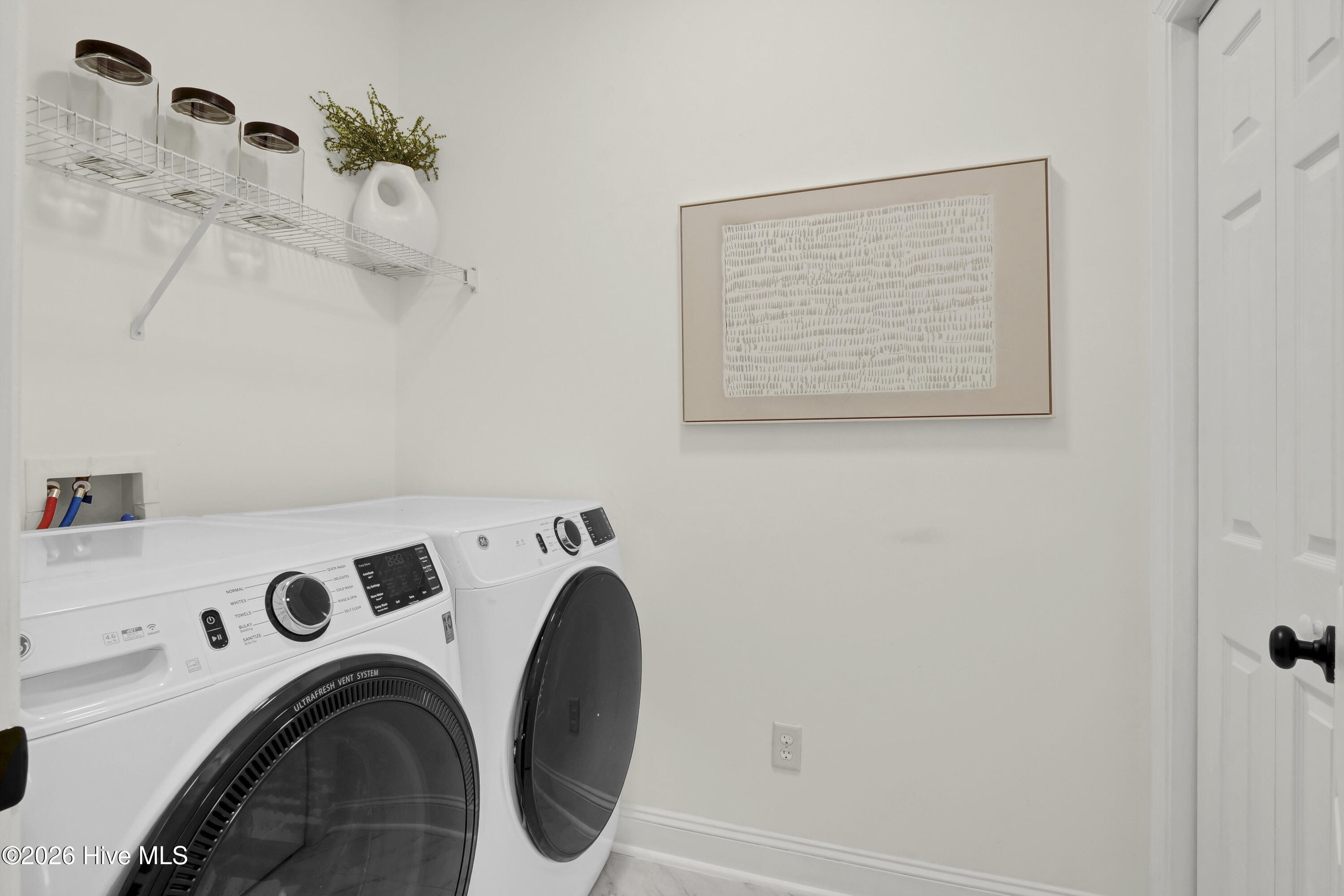 100548827 | Photo 20