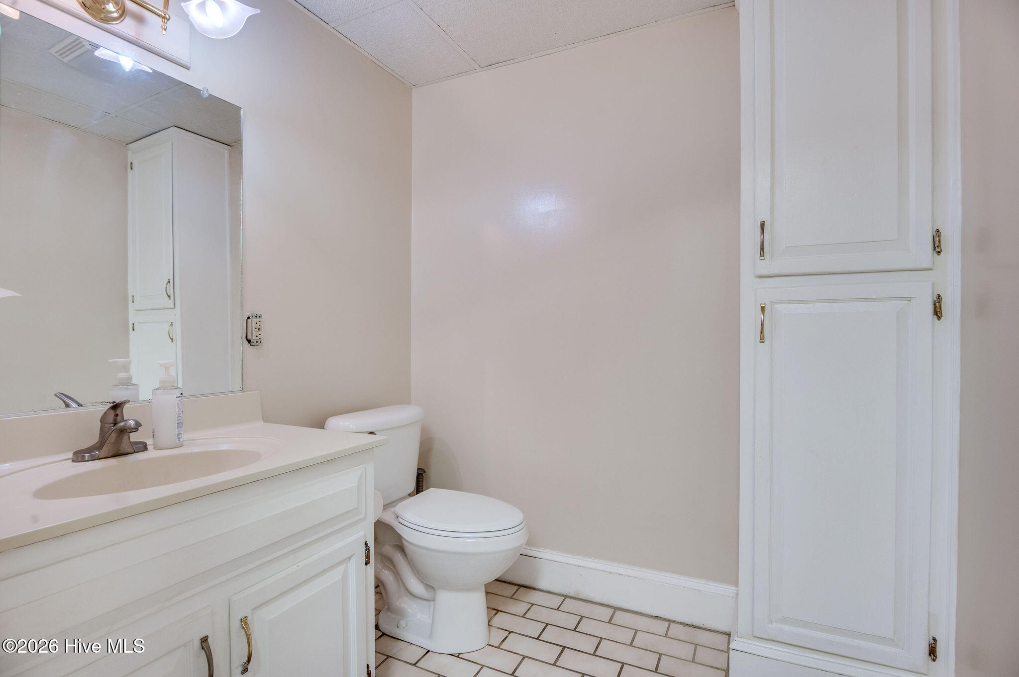 112 Old Bridge Street, Jacksonville, NC, 28540