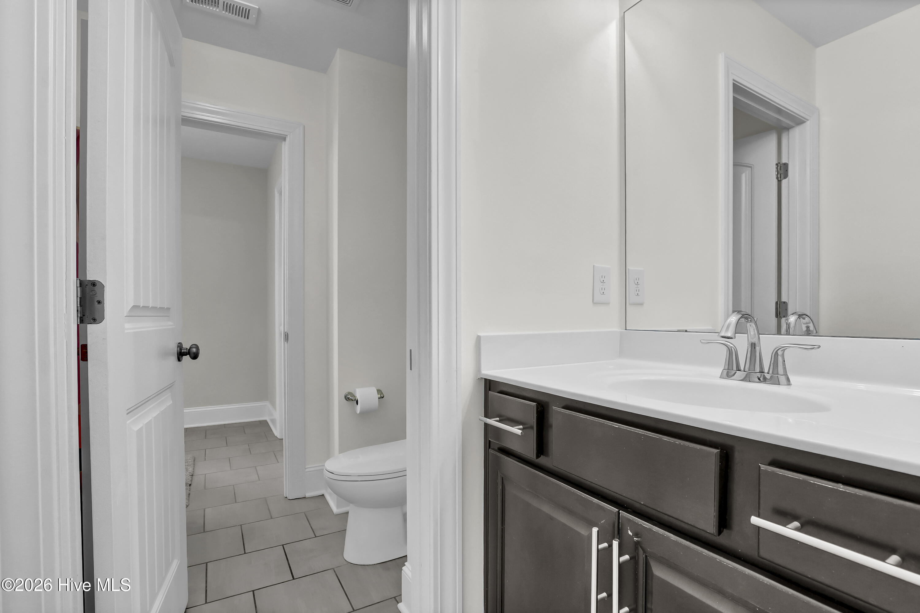 100569248 | Photo 35