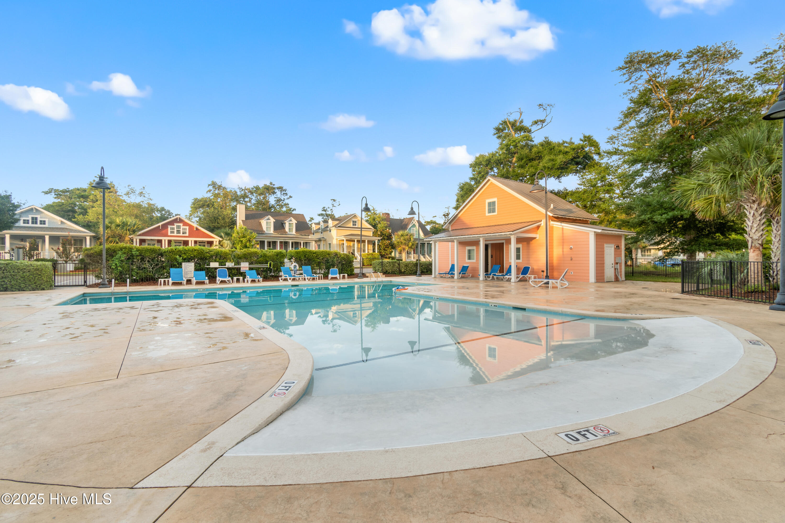 100521650 | Photo 48