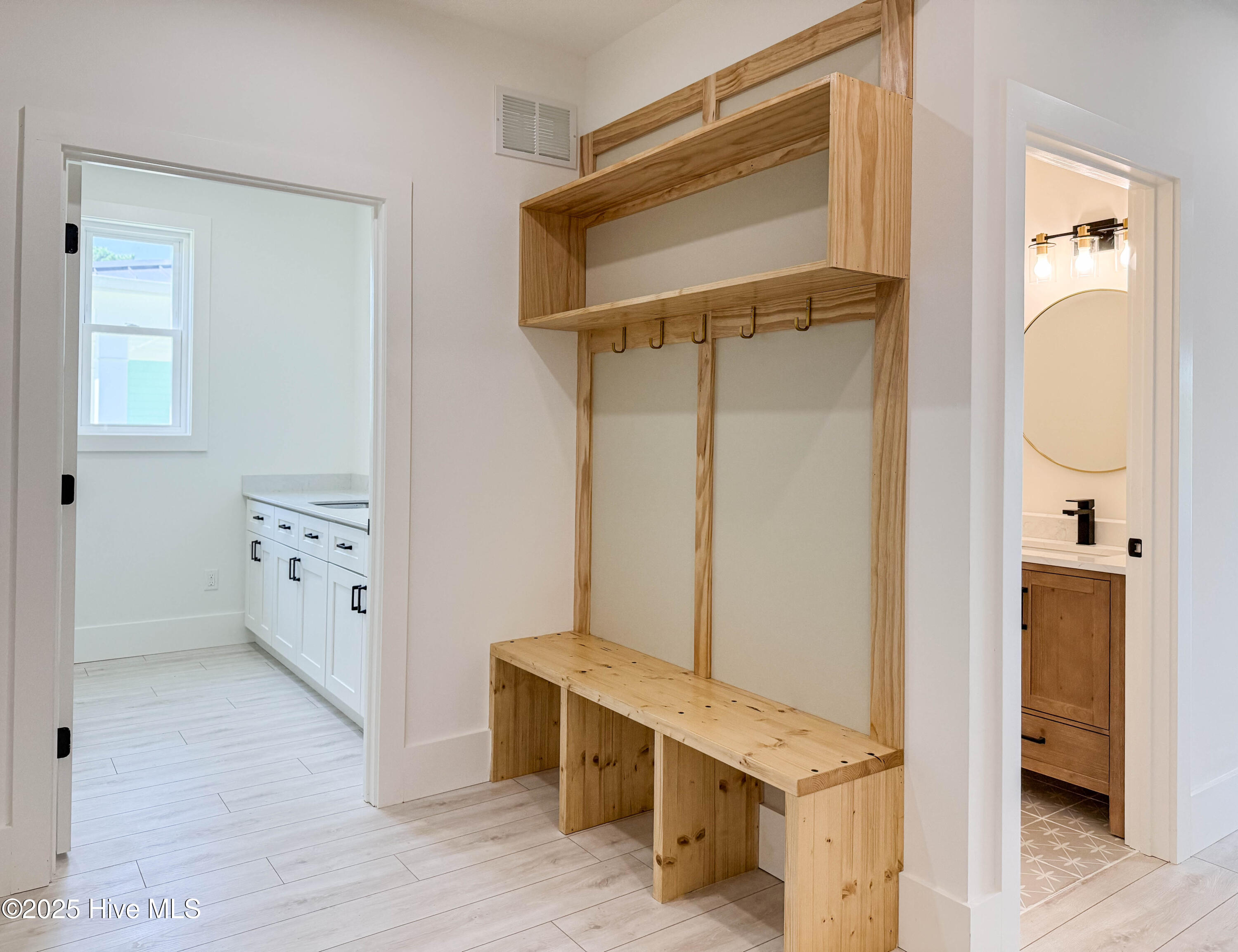 100539536 | Photo 83