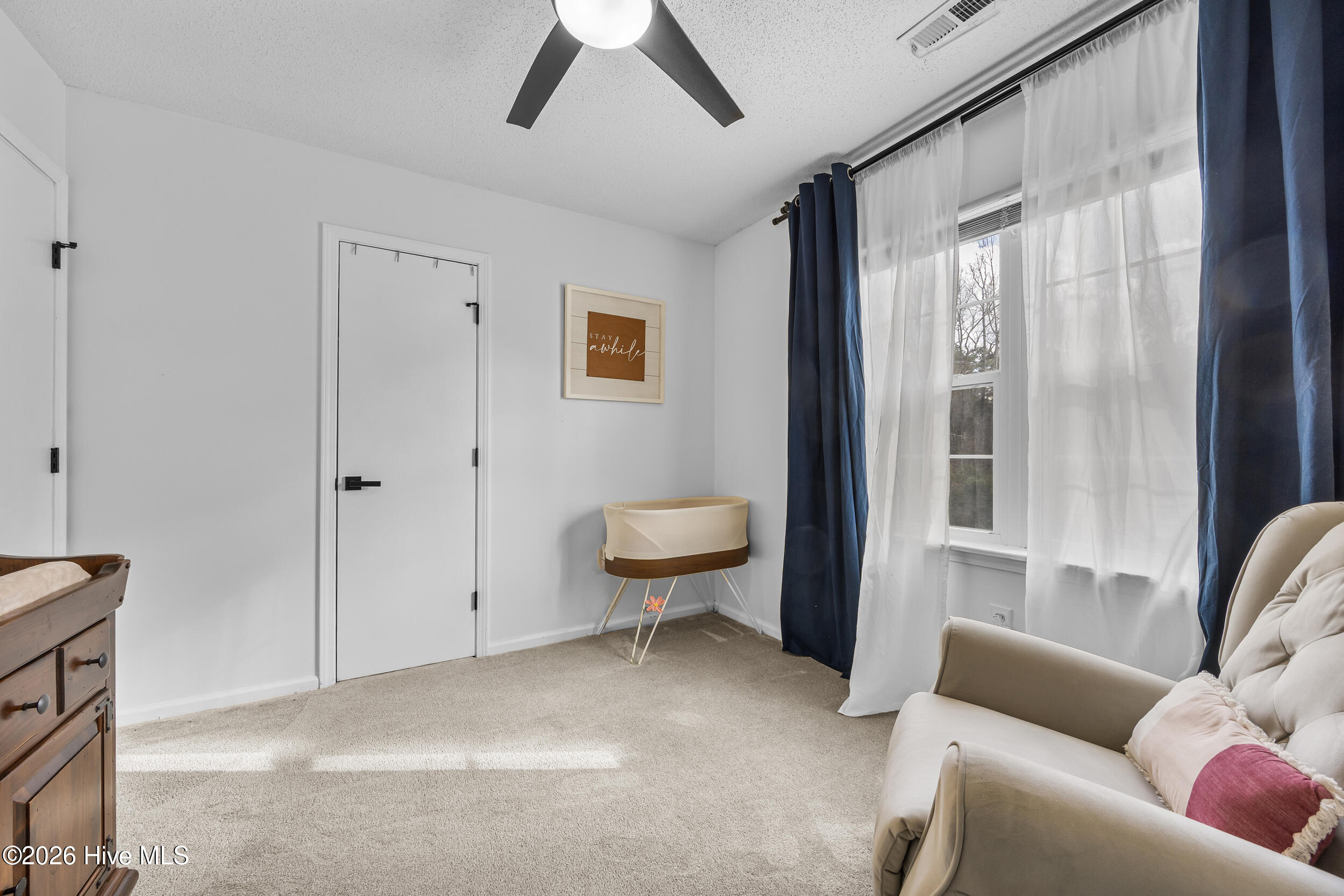 100547983 | Photo 24