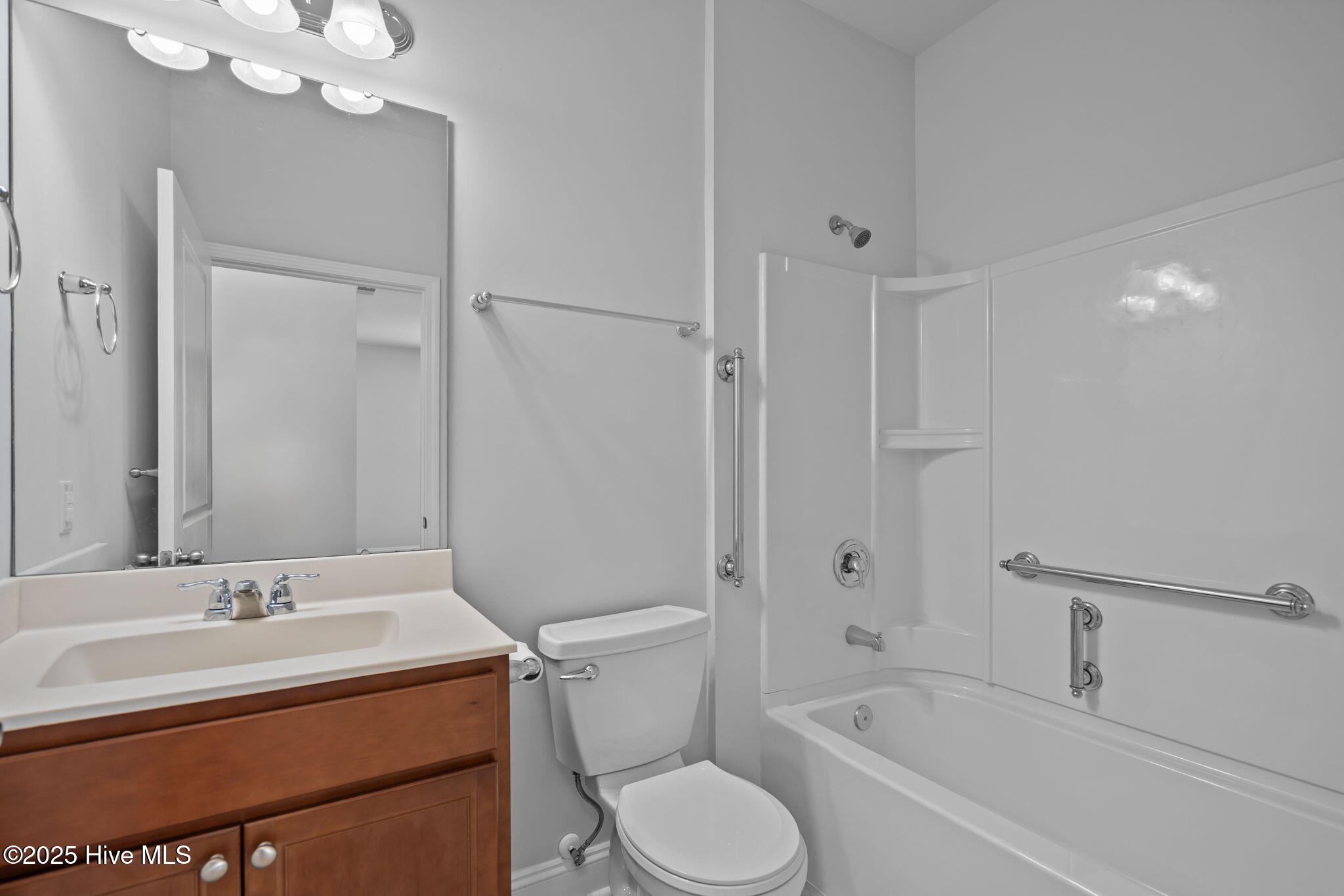 100540336 | Photo 48