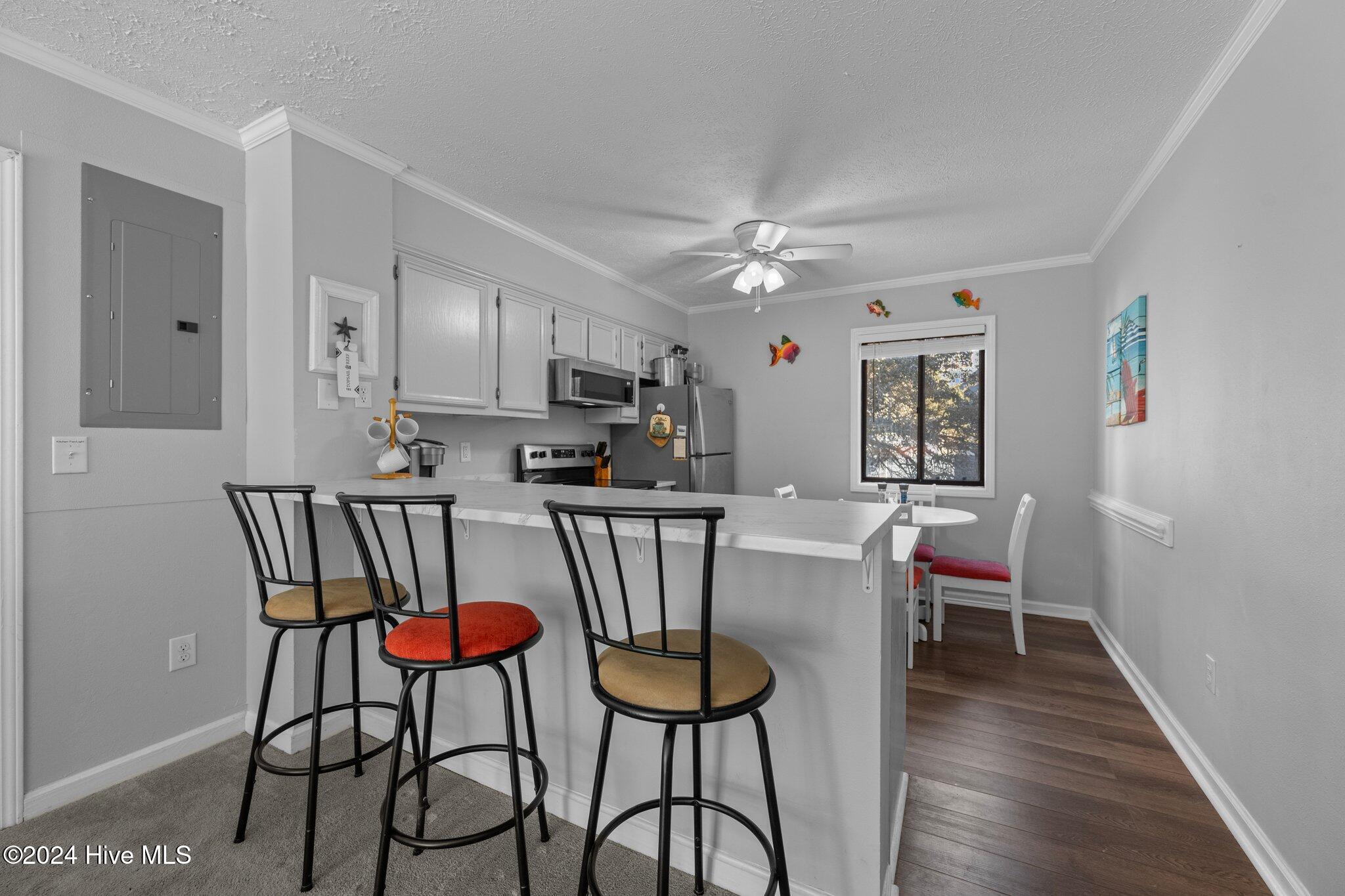 100480153 | Photo 12