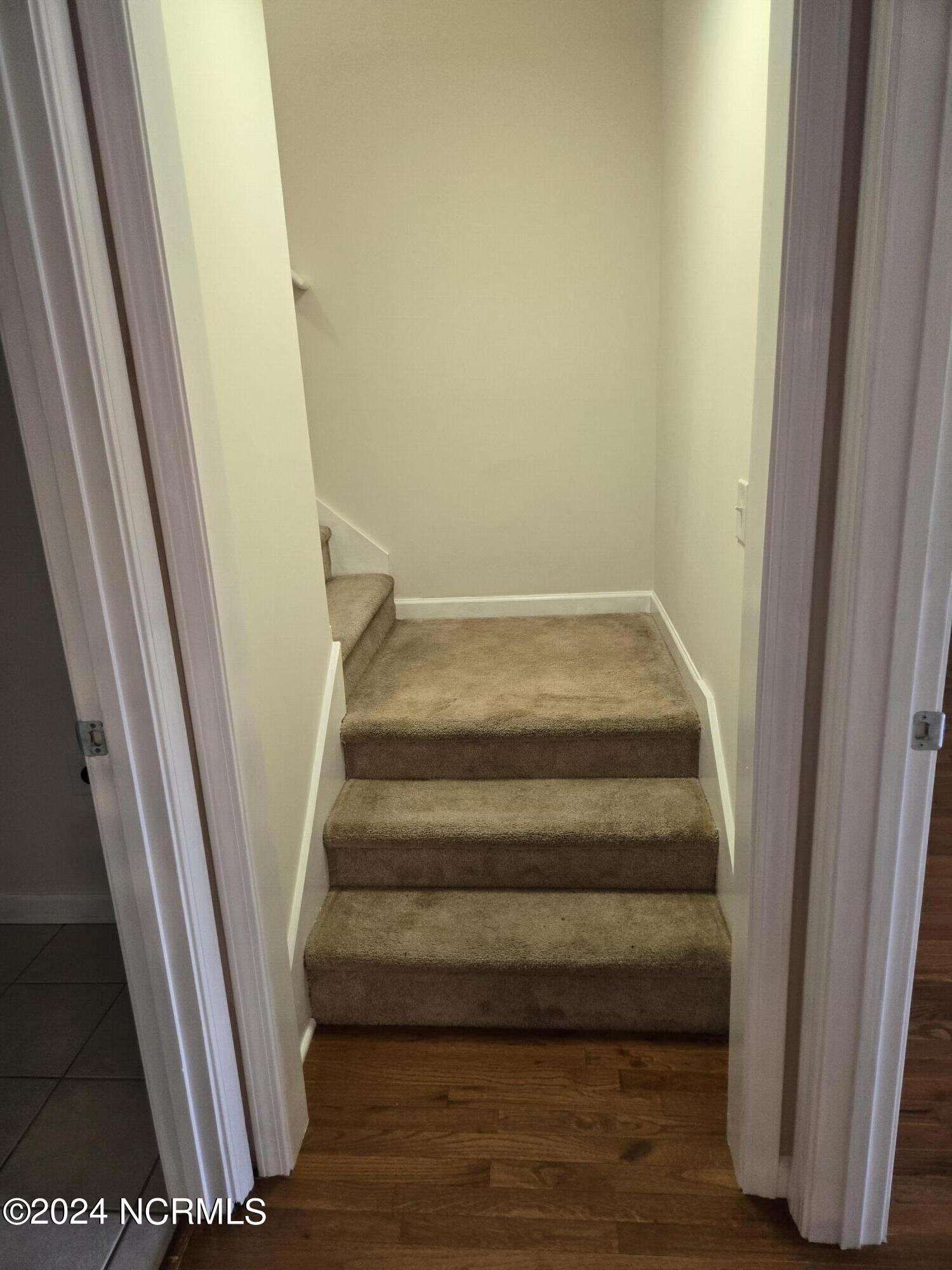 100465743 | Photo 40