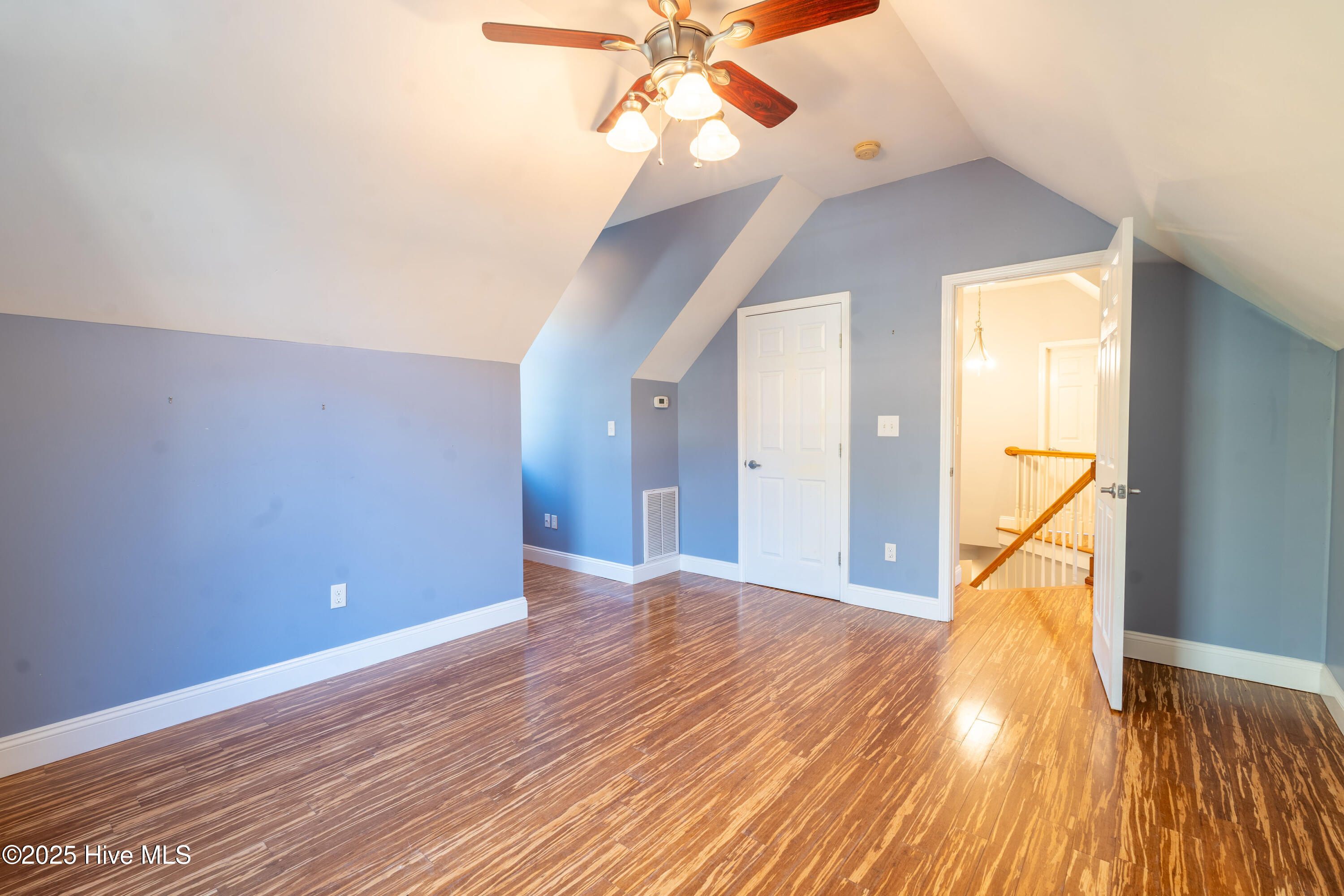 100553060 | Photo 14