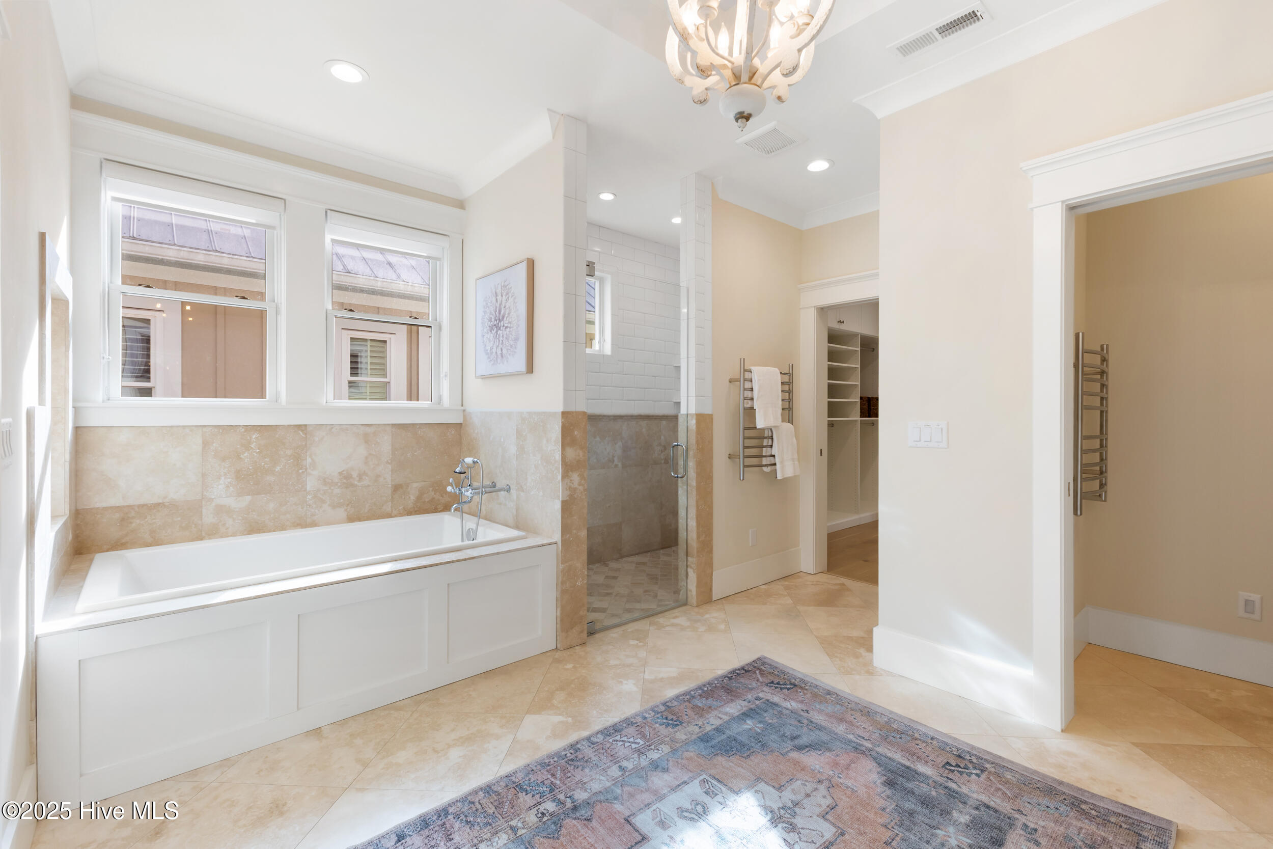 100535952 | Photo 49