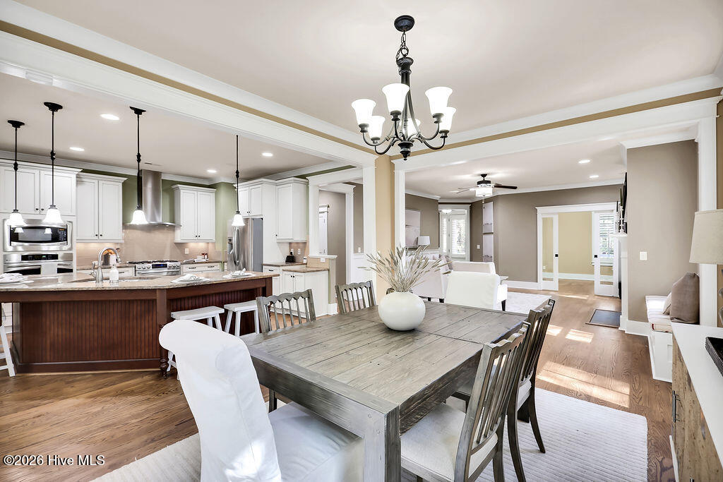 100548295 | Photo 21