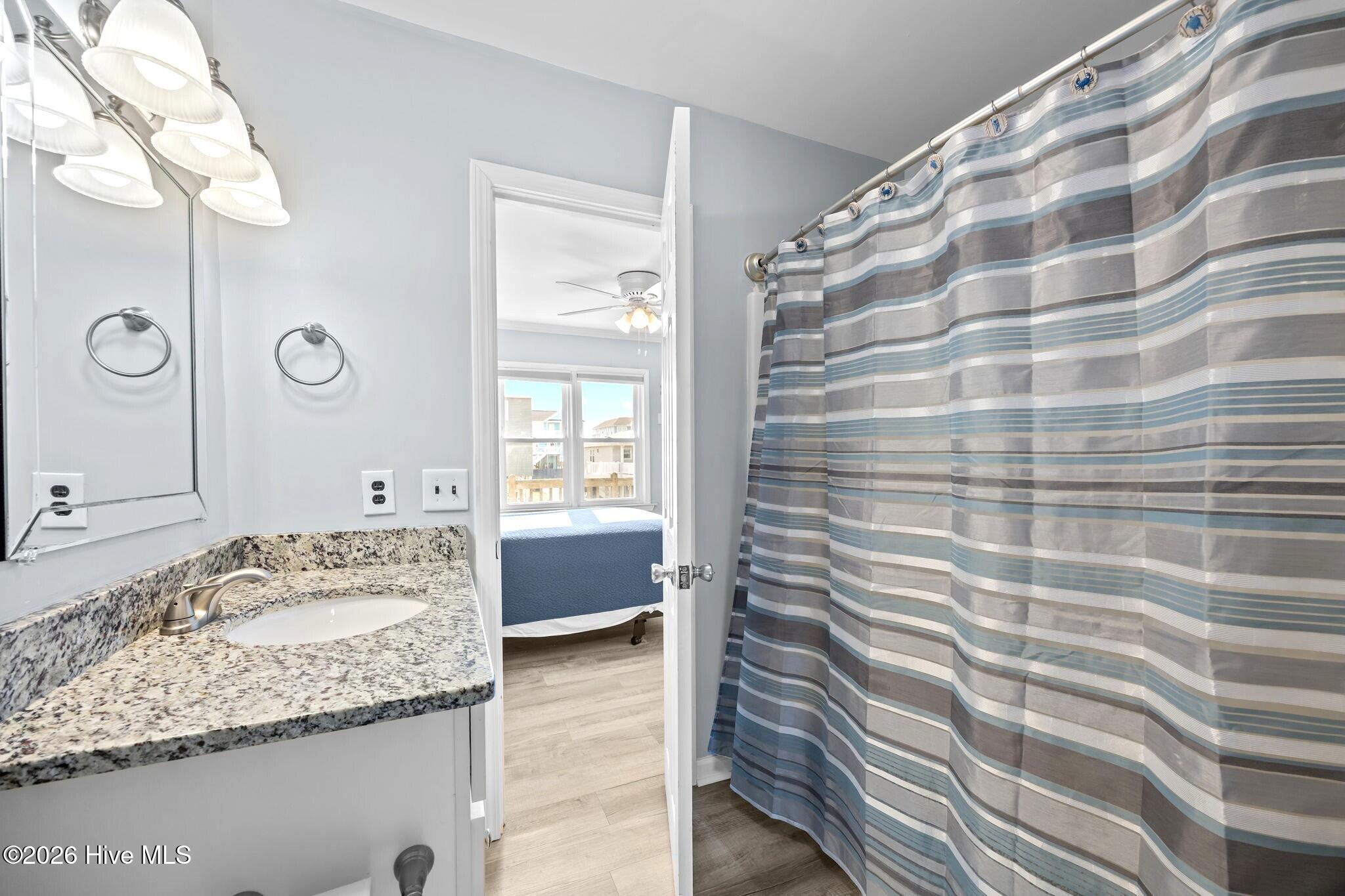 100547395 | Photo 21