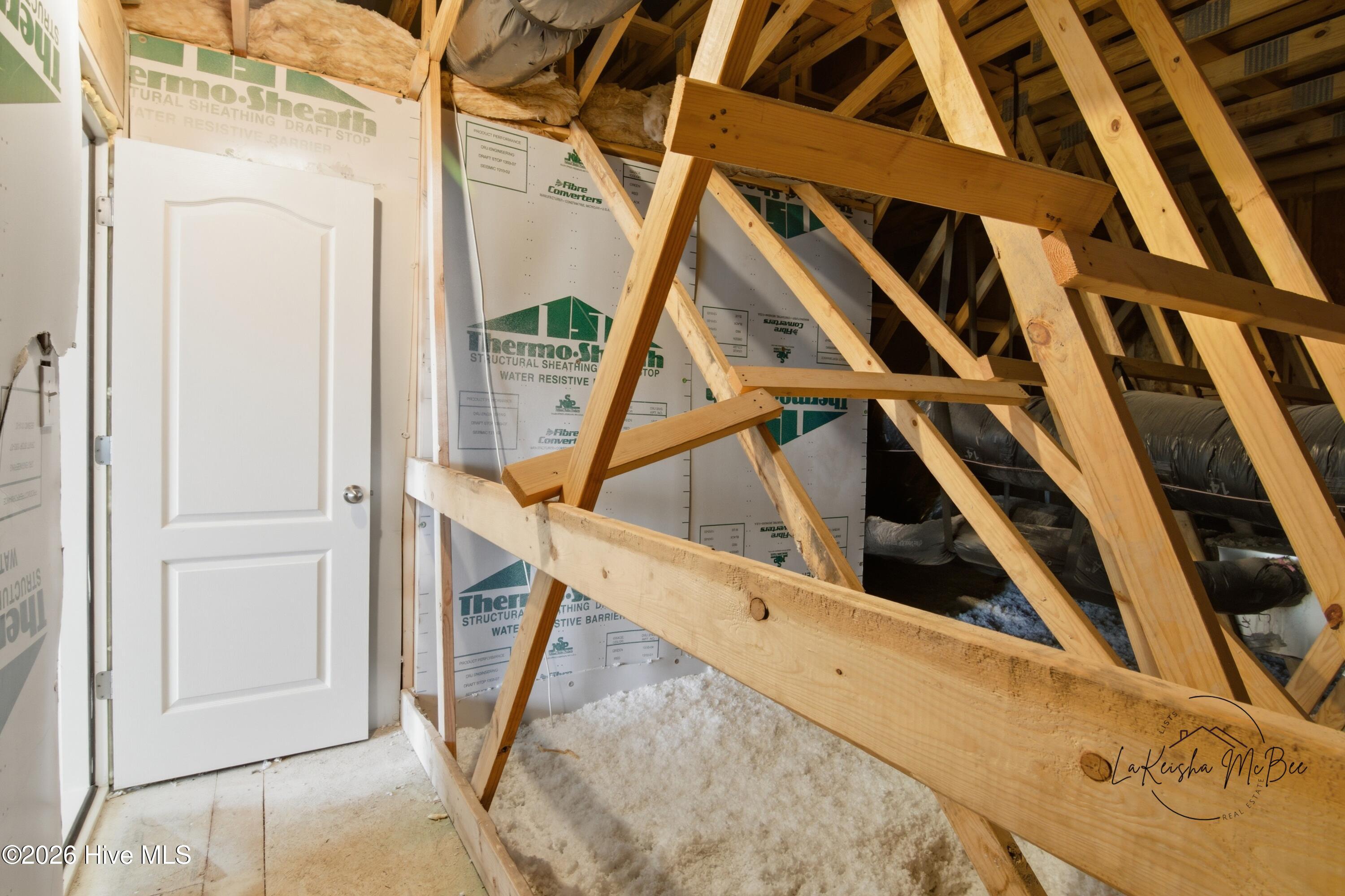 100556252 | Photo 38