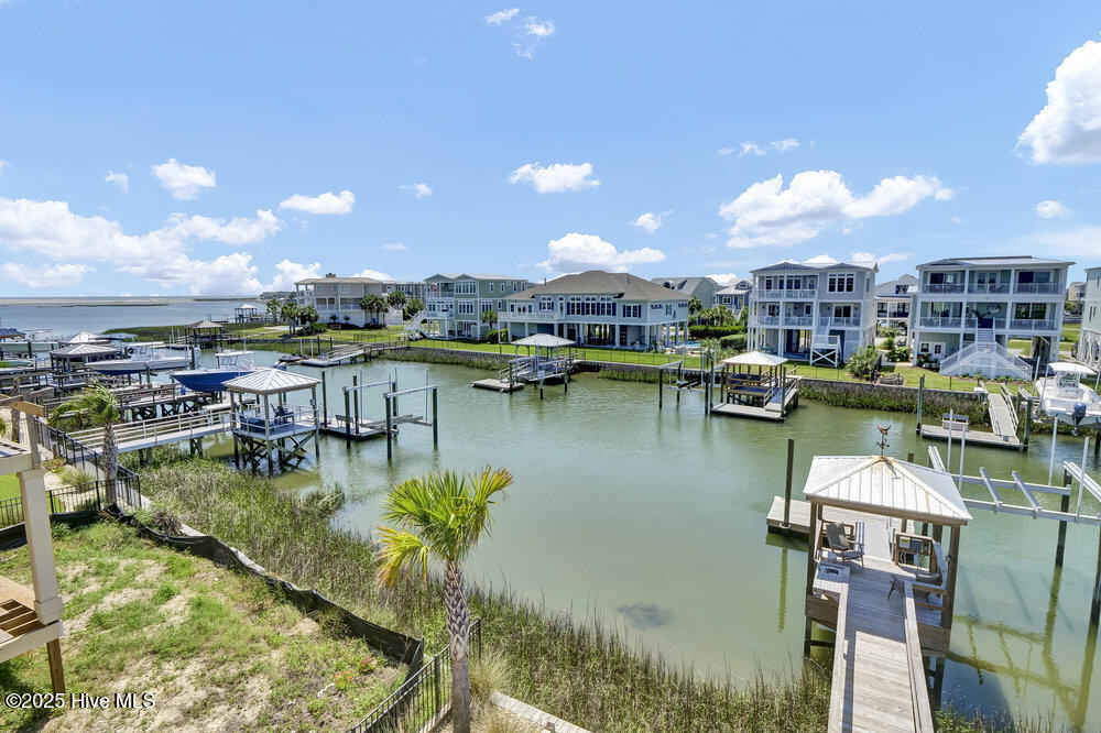 100509330 | Photo 19