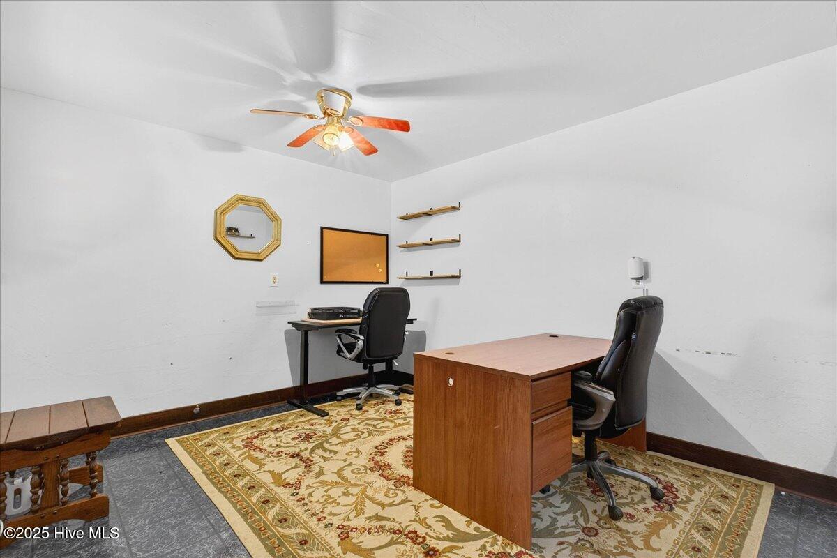 100543204 | Photo 53