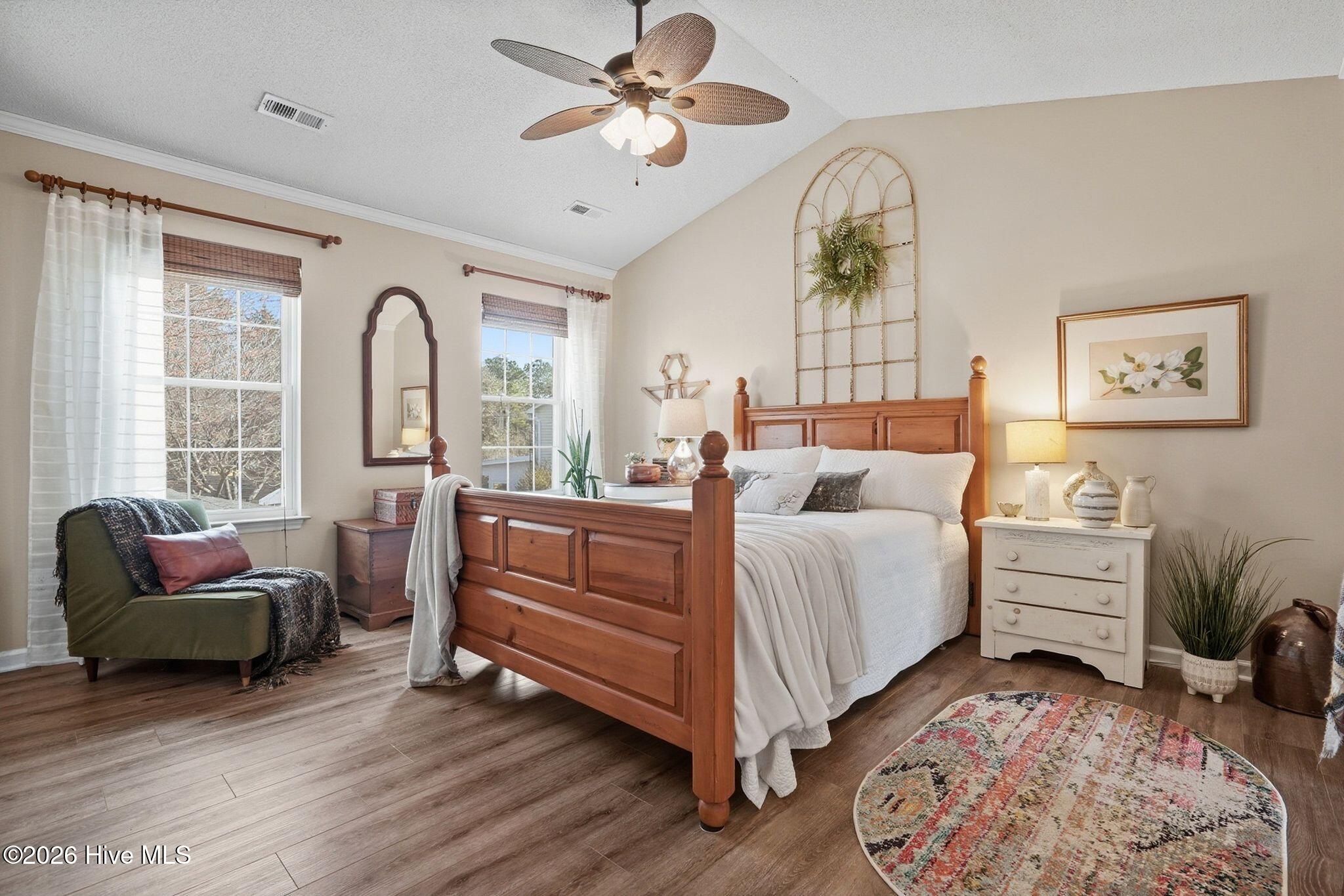 100557423 | Photo 43